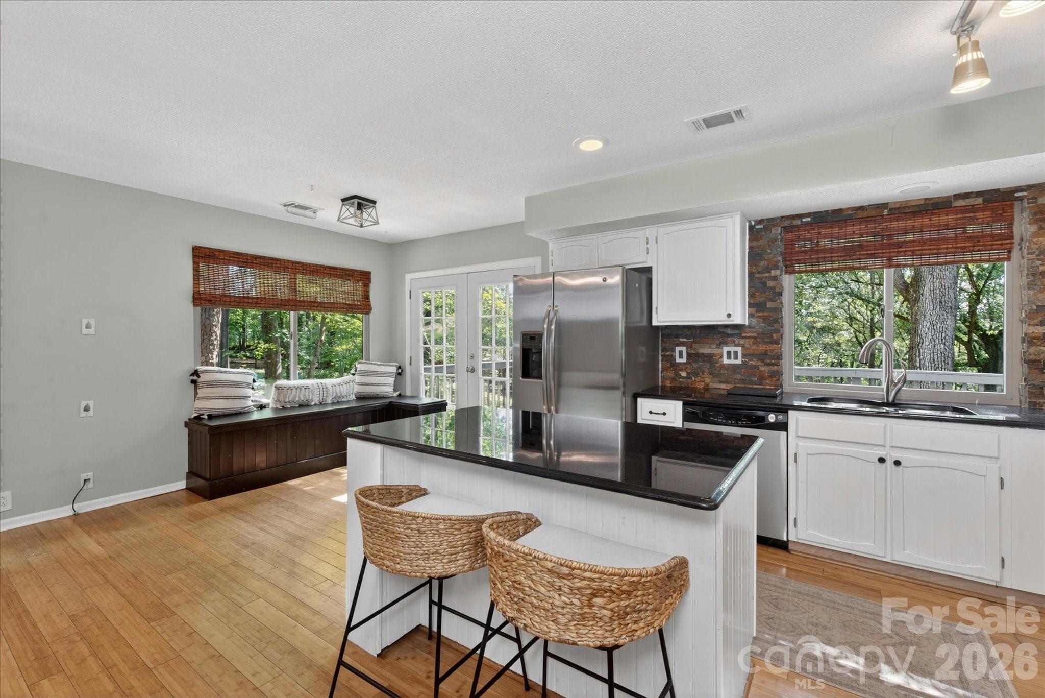 7611 Robin Crest Road — Charlotte