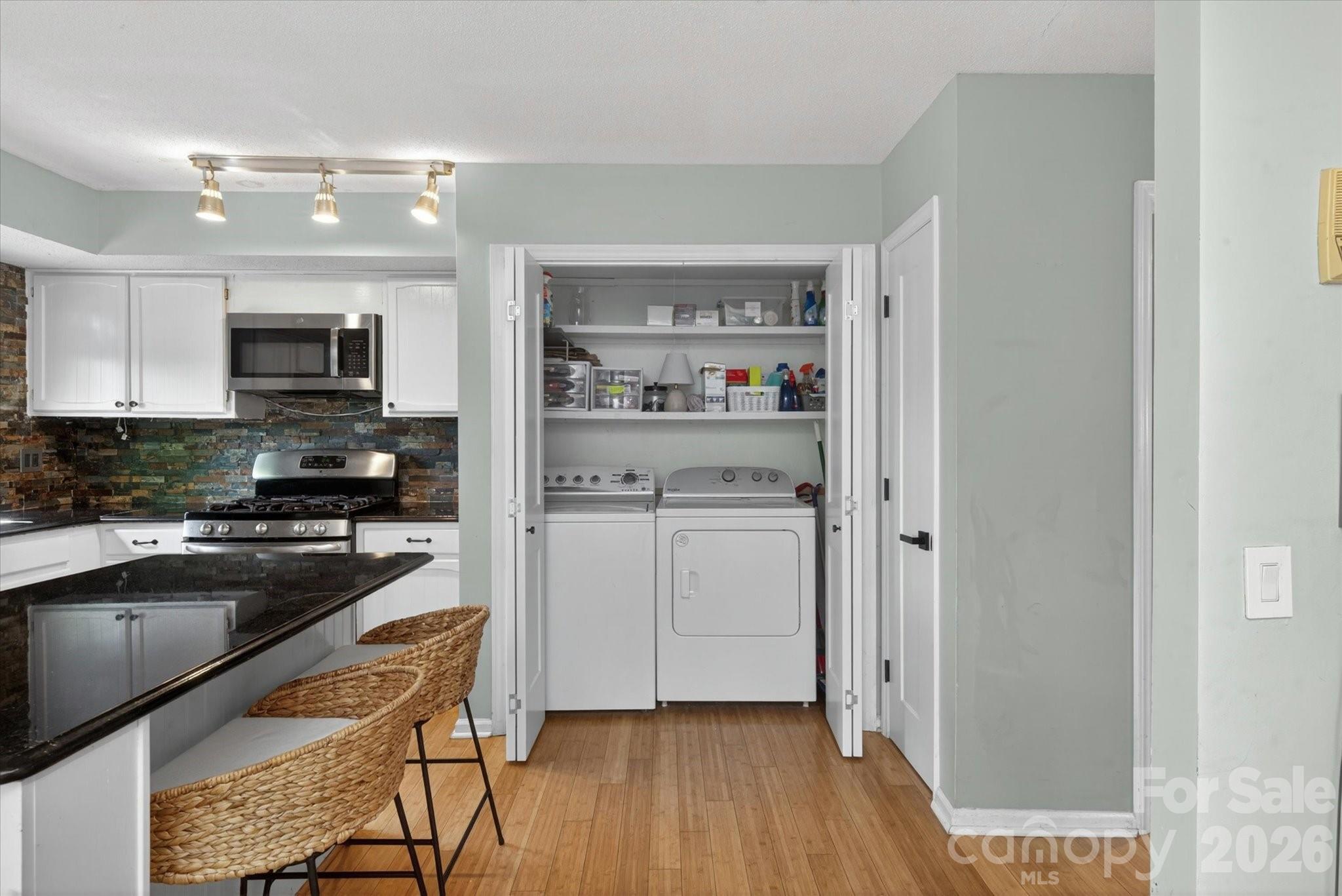 7611 Robin Crest Road — Charlotte