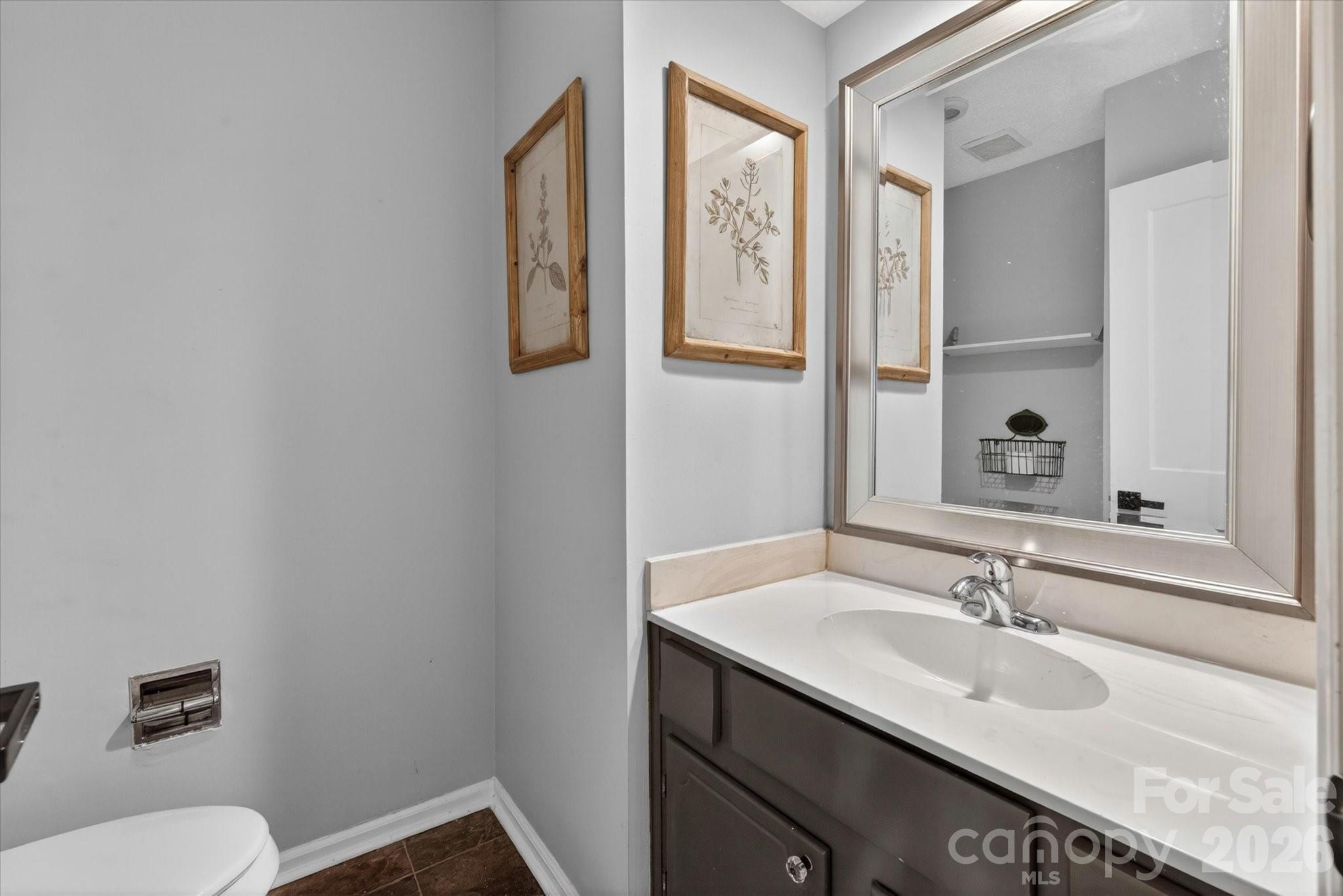 7611 Robin Crest Road — Charlotte