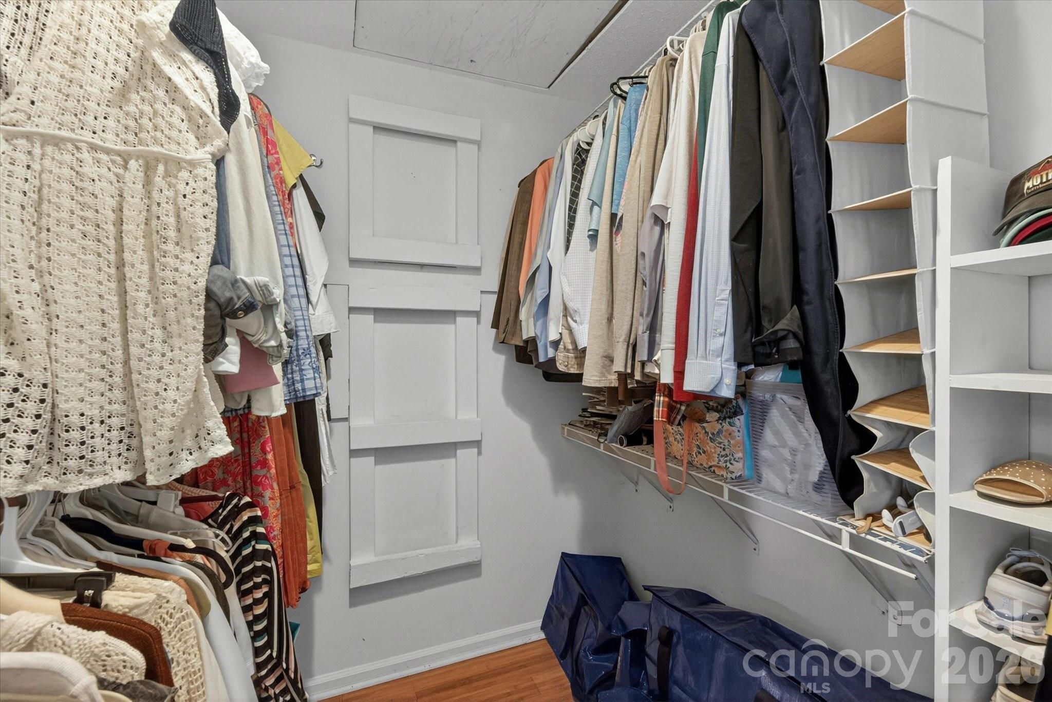 7611 Robin Crest Road — Charlotte