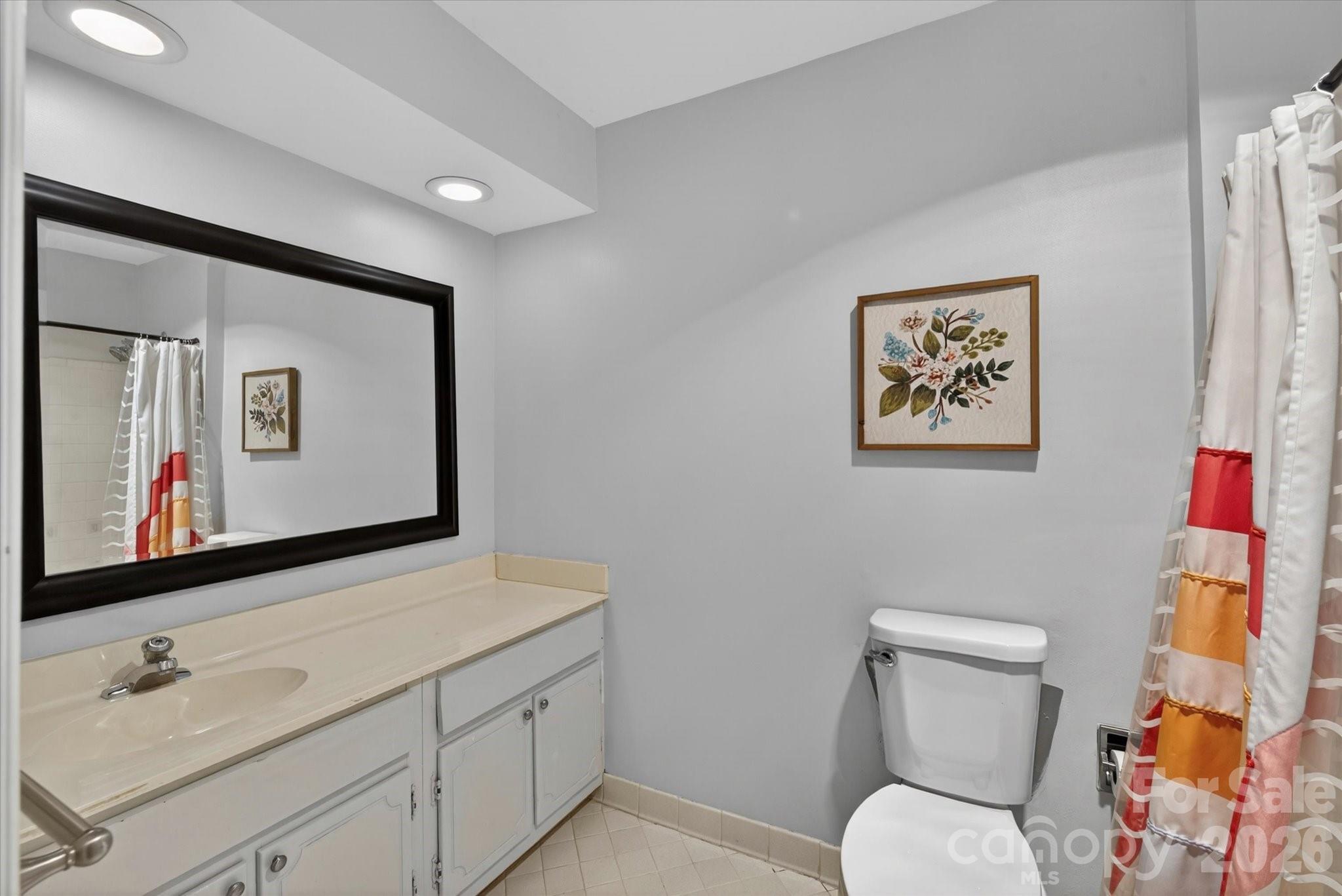 7611 Robin Crest Road — Charlotte