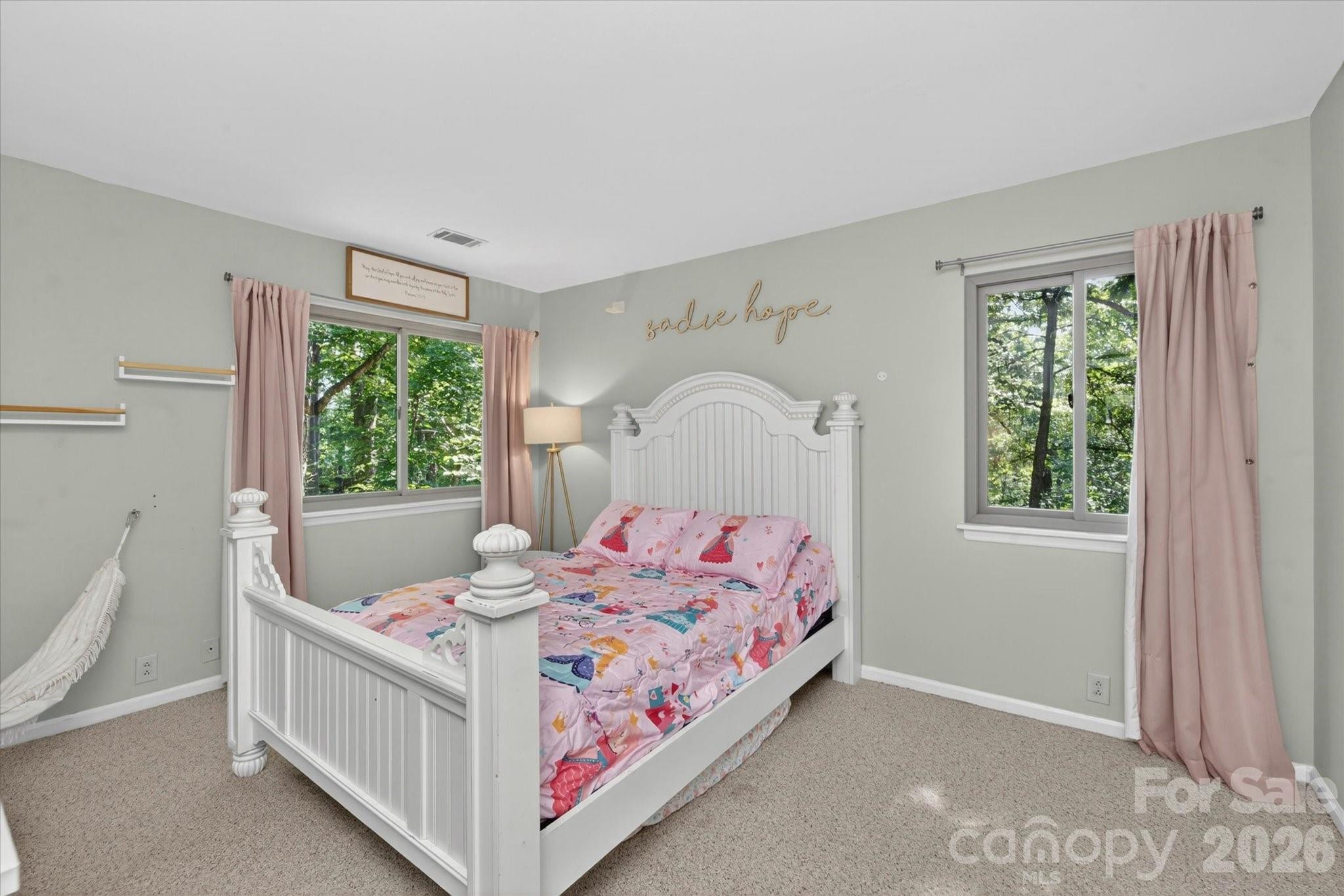 7611 Robin Crest Road — Charlotte
