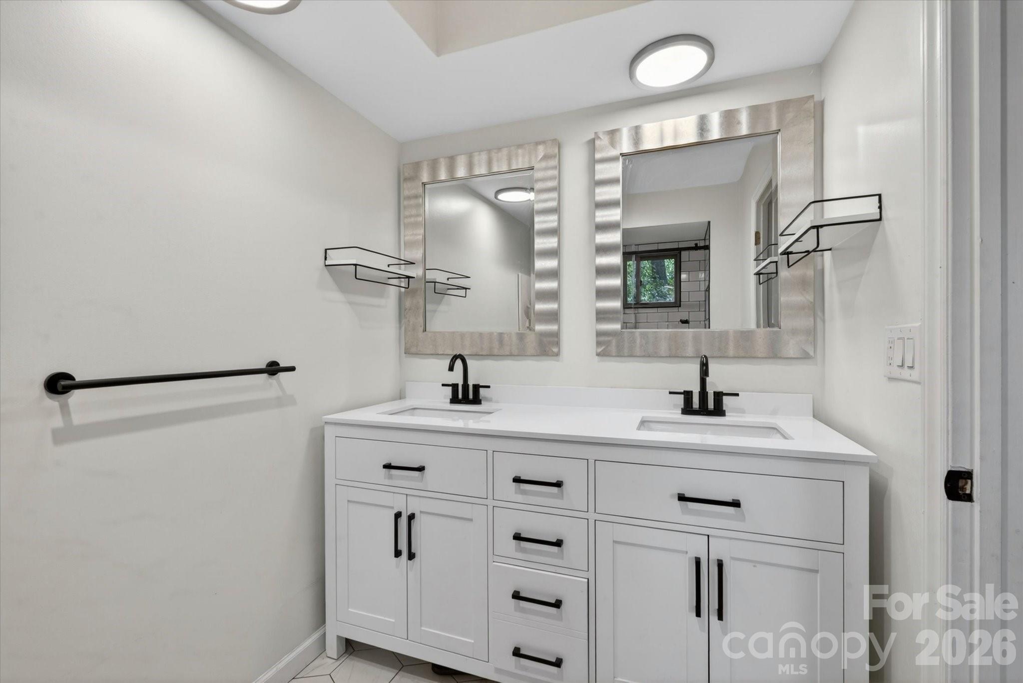 7611 Robin Crest Road — Charlotte
