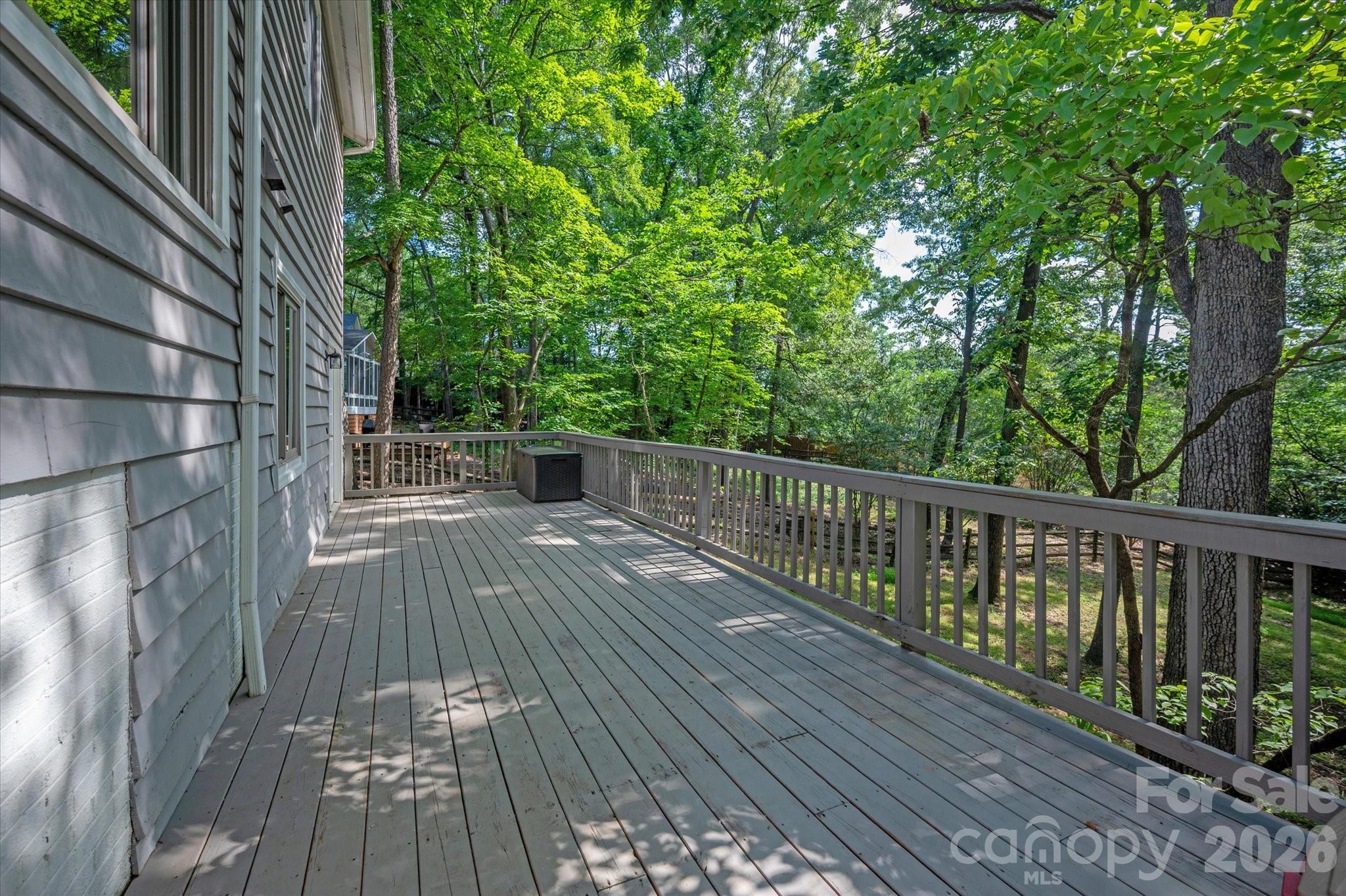 7611 Robin Crest Road — Charlotte