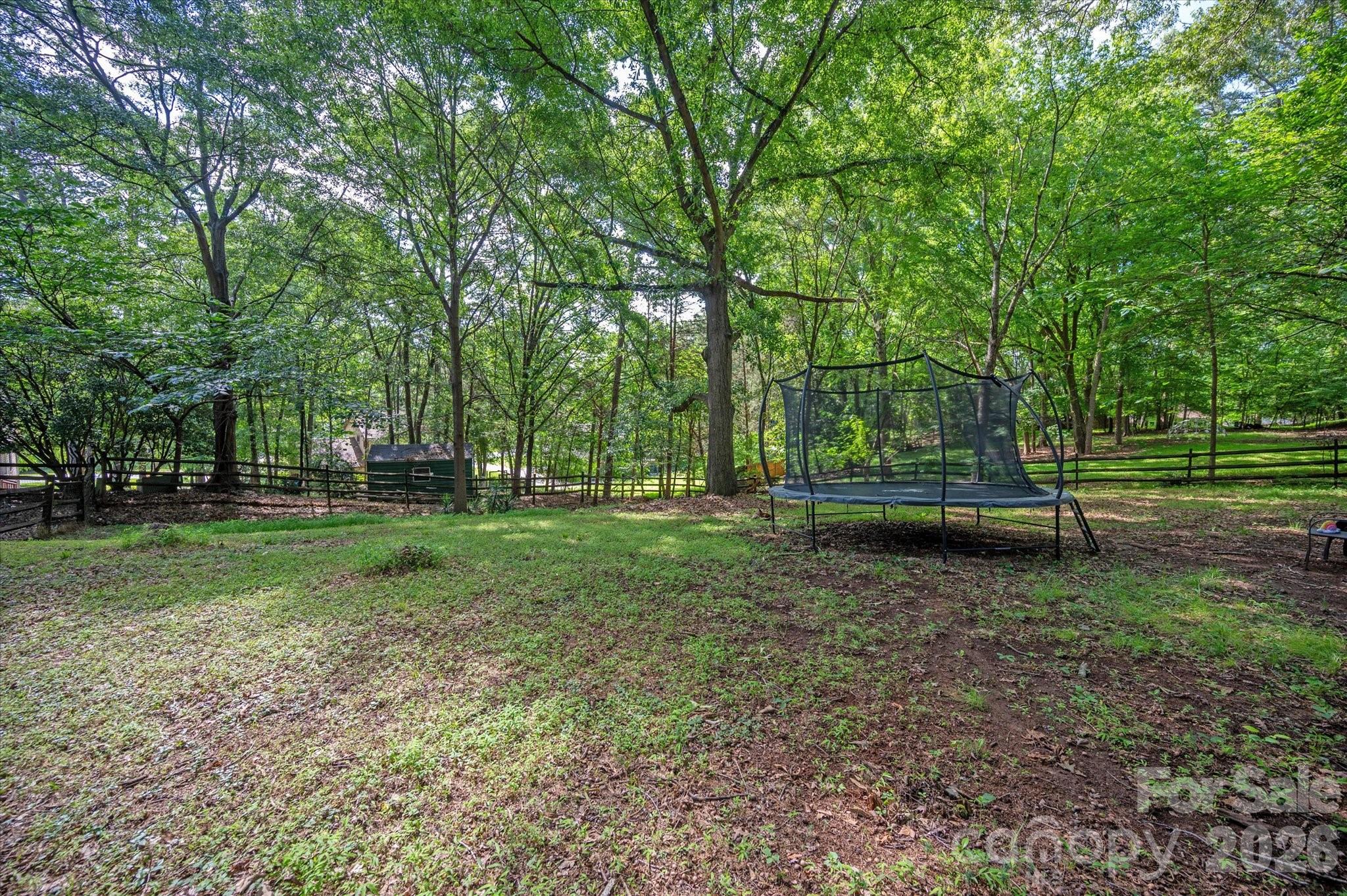 7611 Robin Crest Road — Charlotte