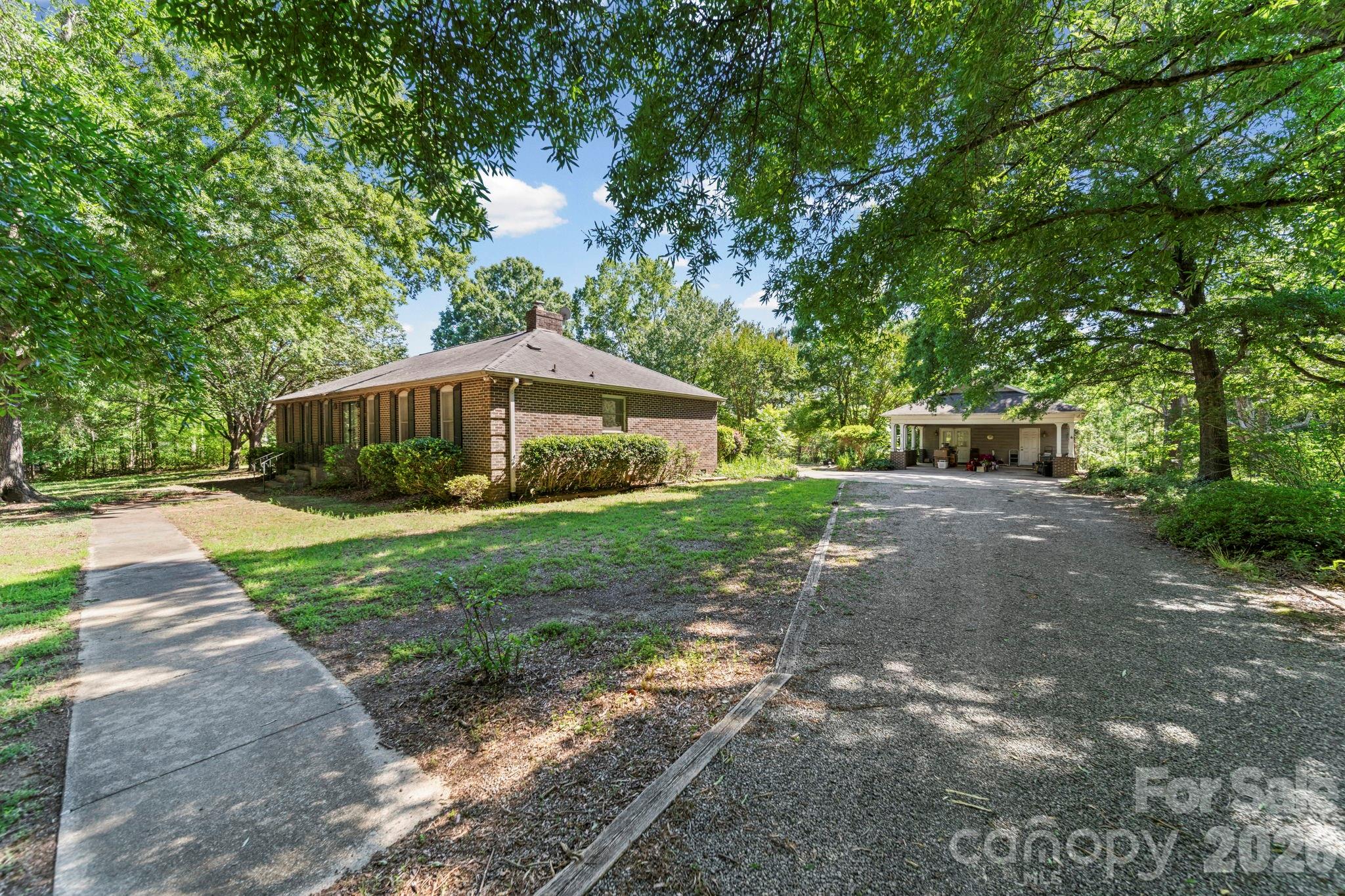 14424 E Rocky River Road — Davidson