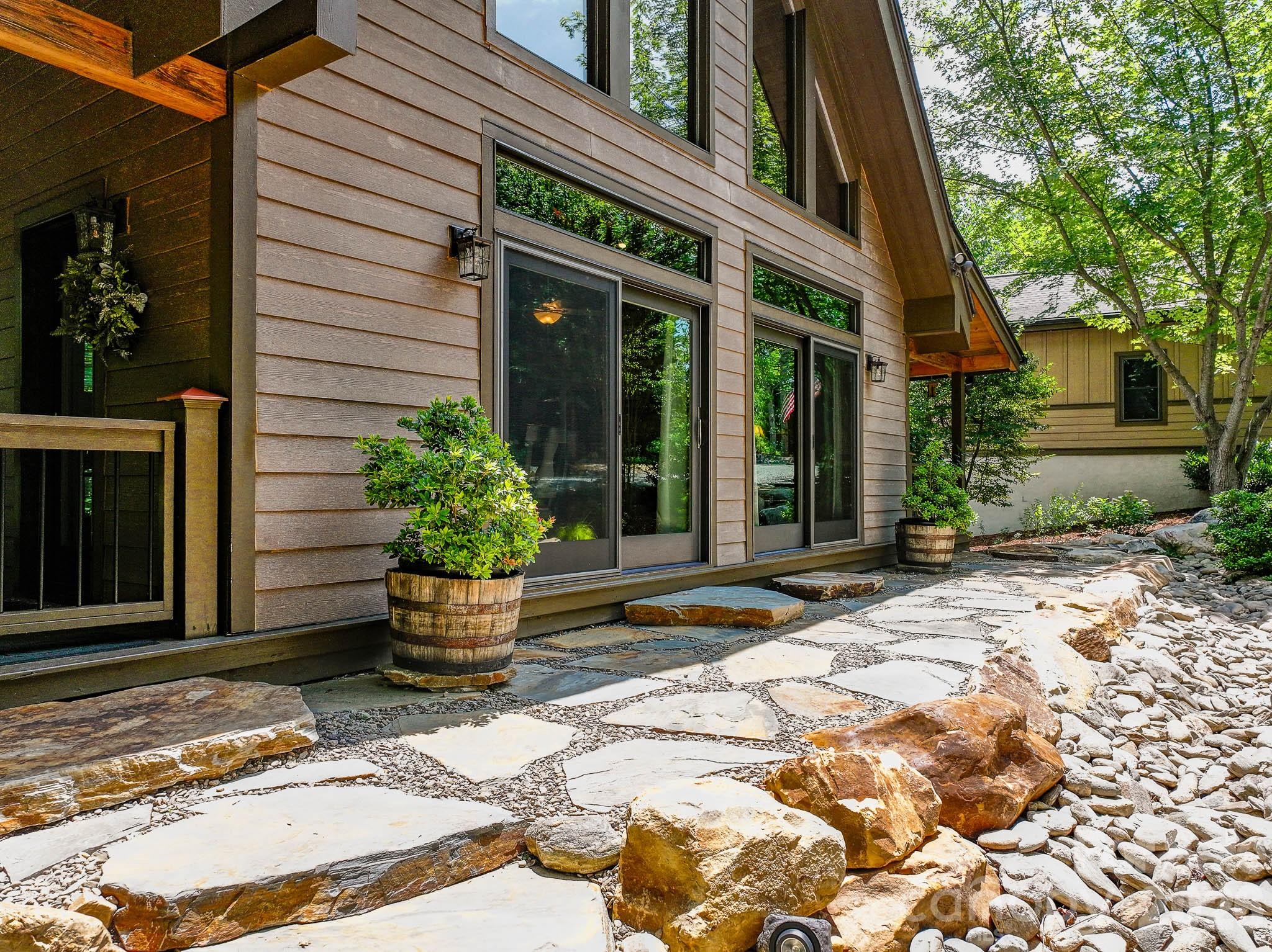 68 Woodgate Trail #93 — Nebo