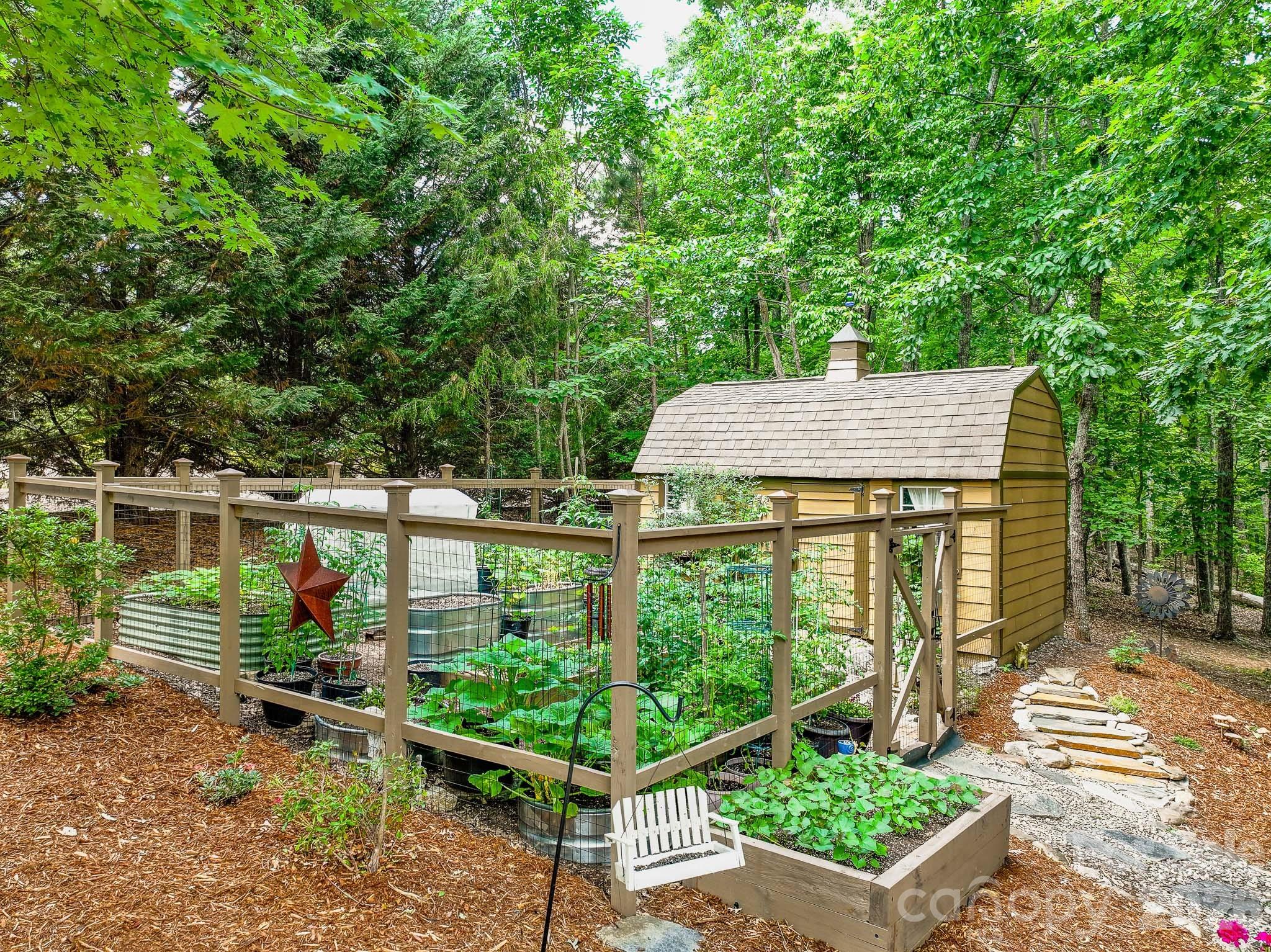 68 Woodgate Trail #93 — Nebo