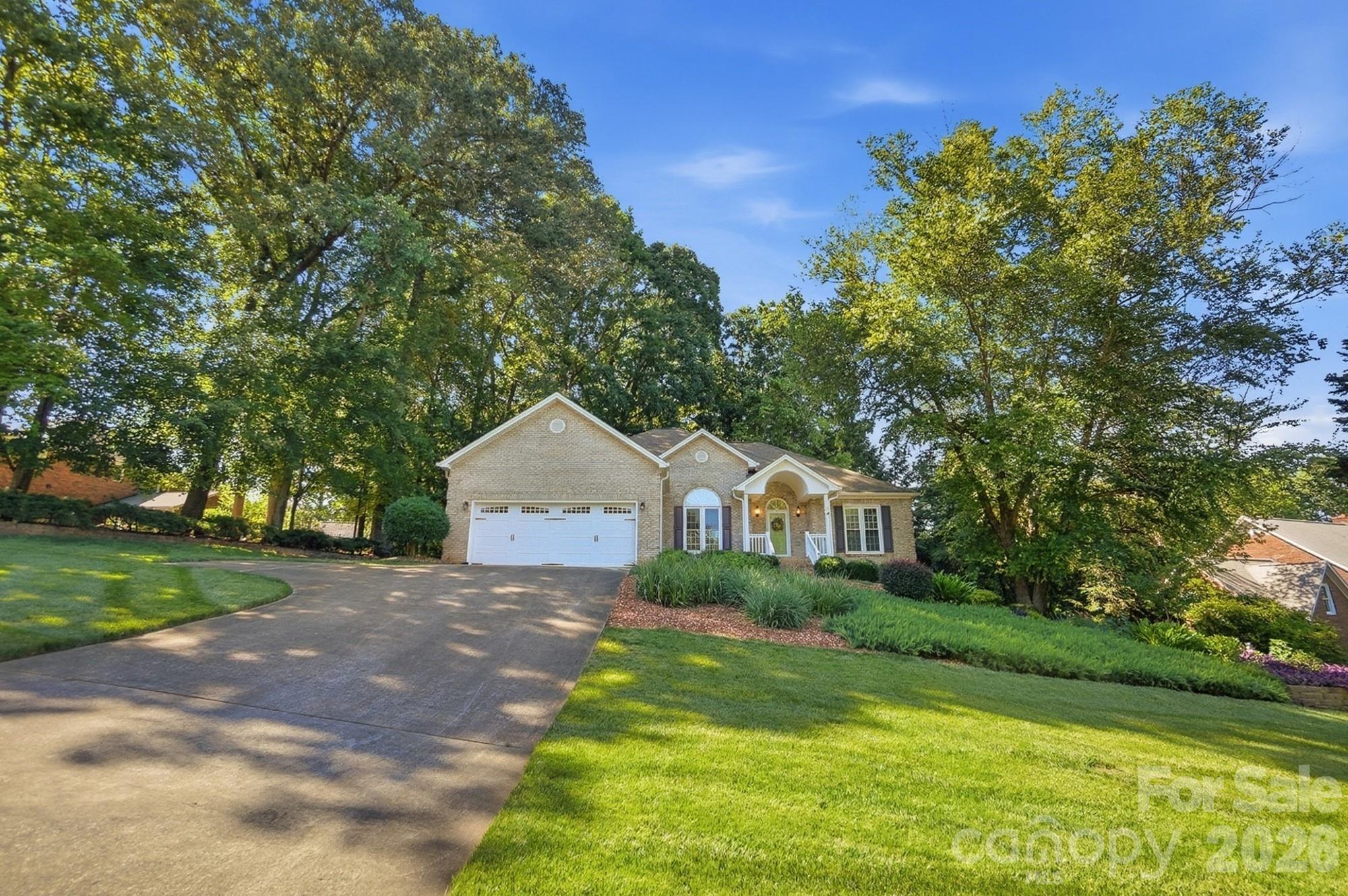1506 Village Court — Gastonia