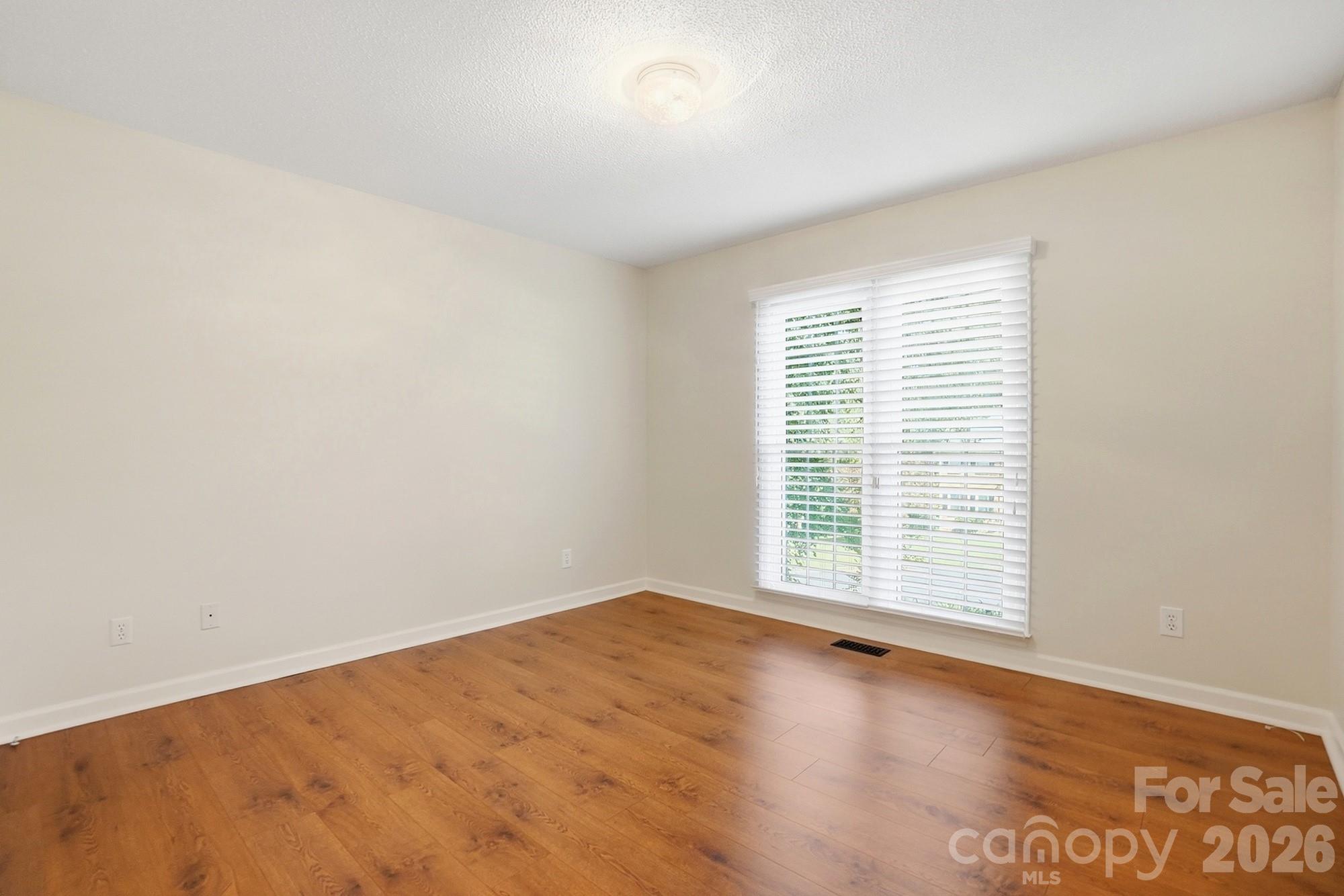 1506 Village Court — Gastonia
