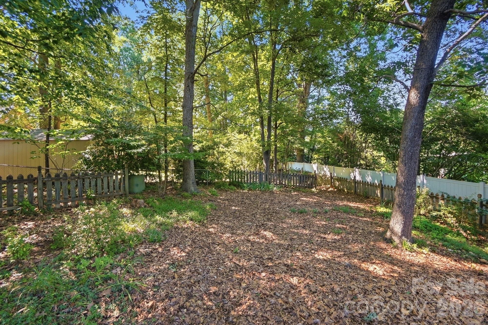 1506 Village Court — Gastonia