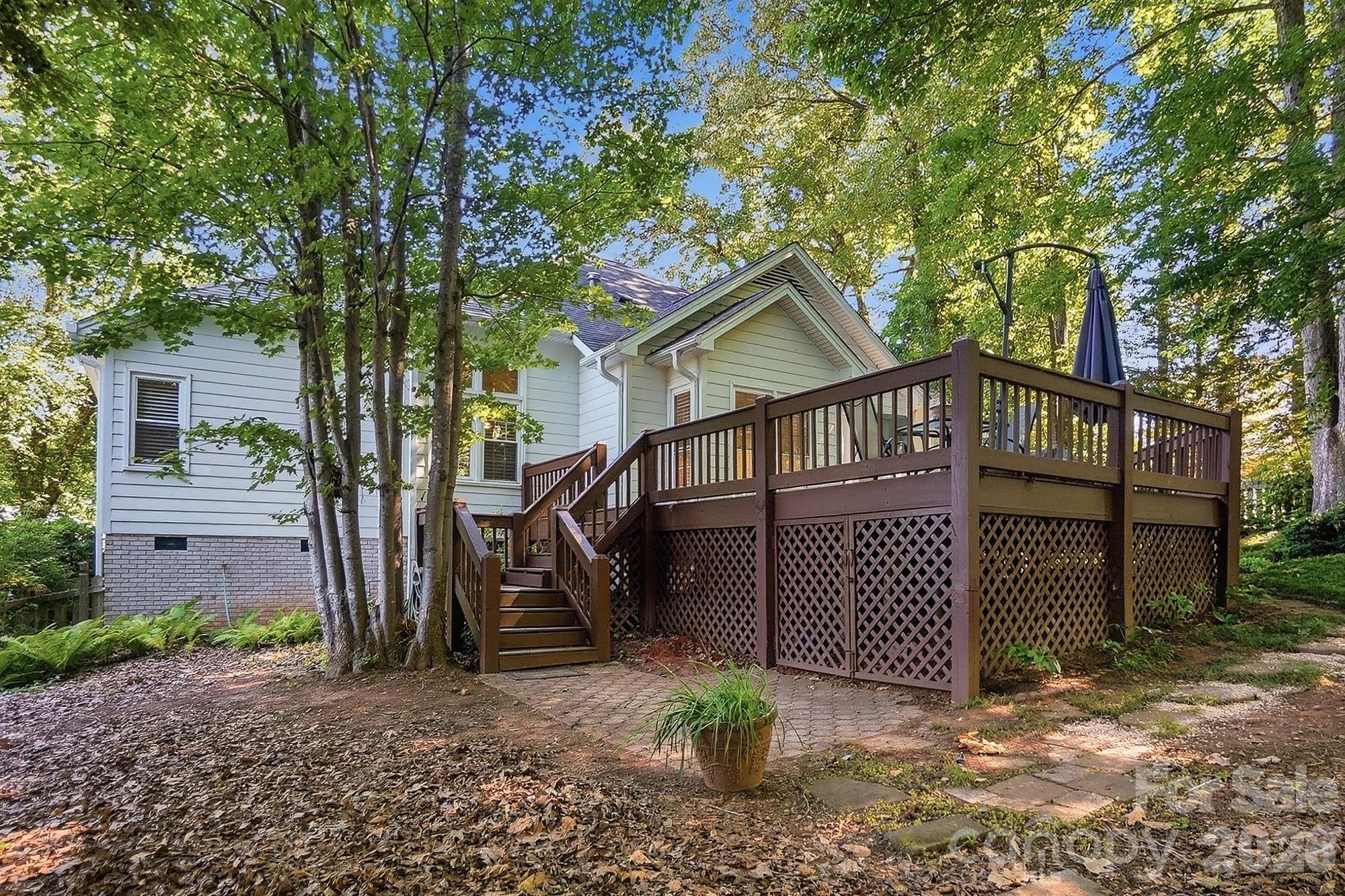 1506 Village Court — Gastonia