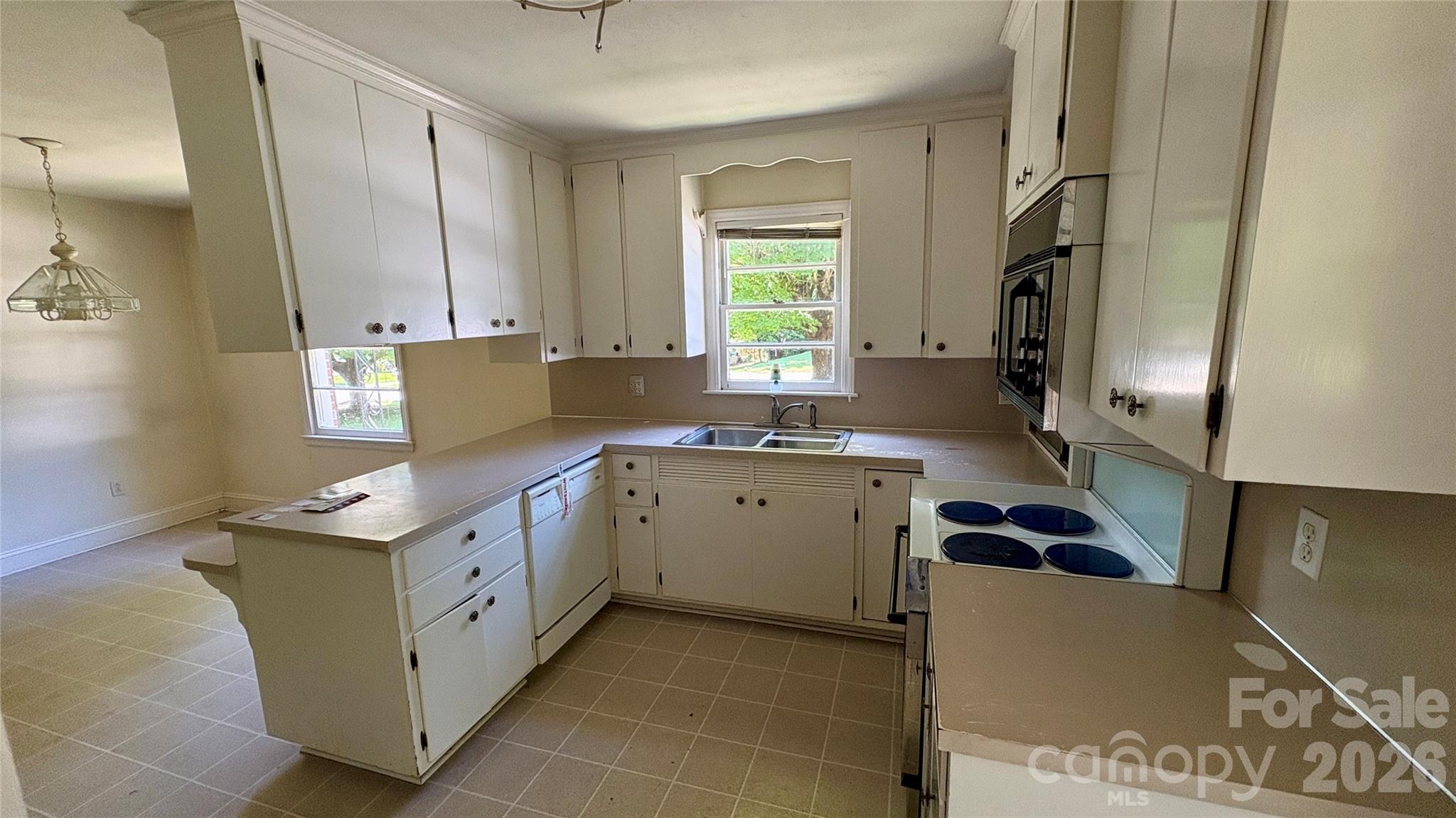 150 31st Avenue NW — Hickory
