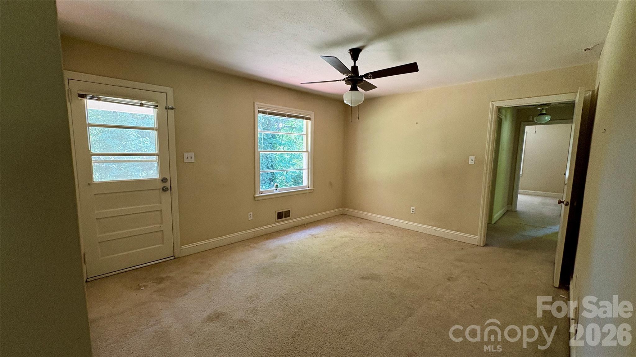 150 31st Avenue NW — Hickory