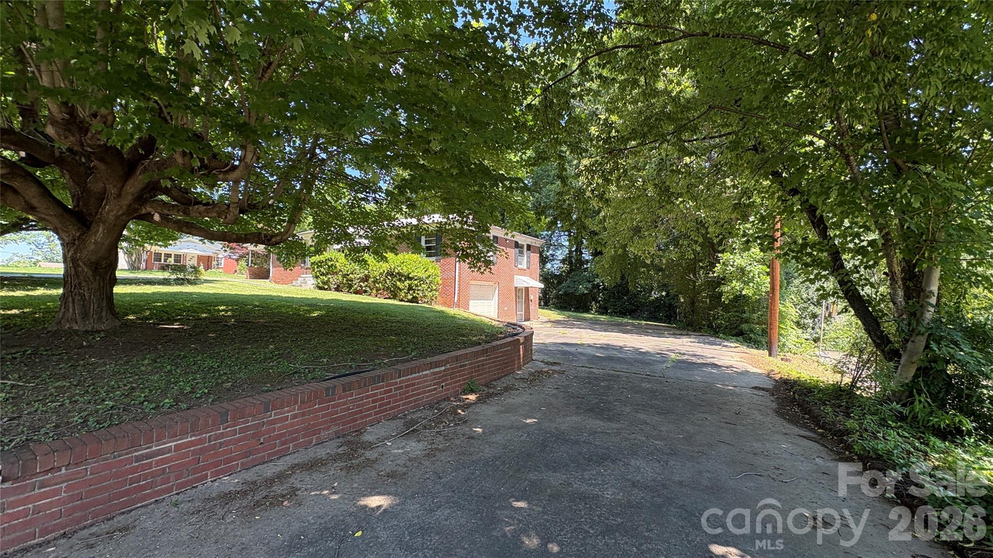 150 31st Avenue NW — Hickory