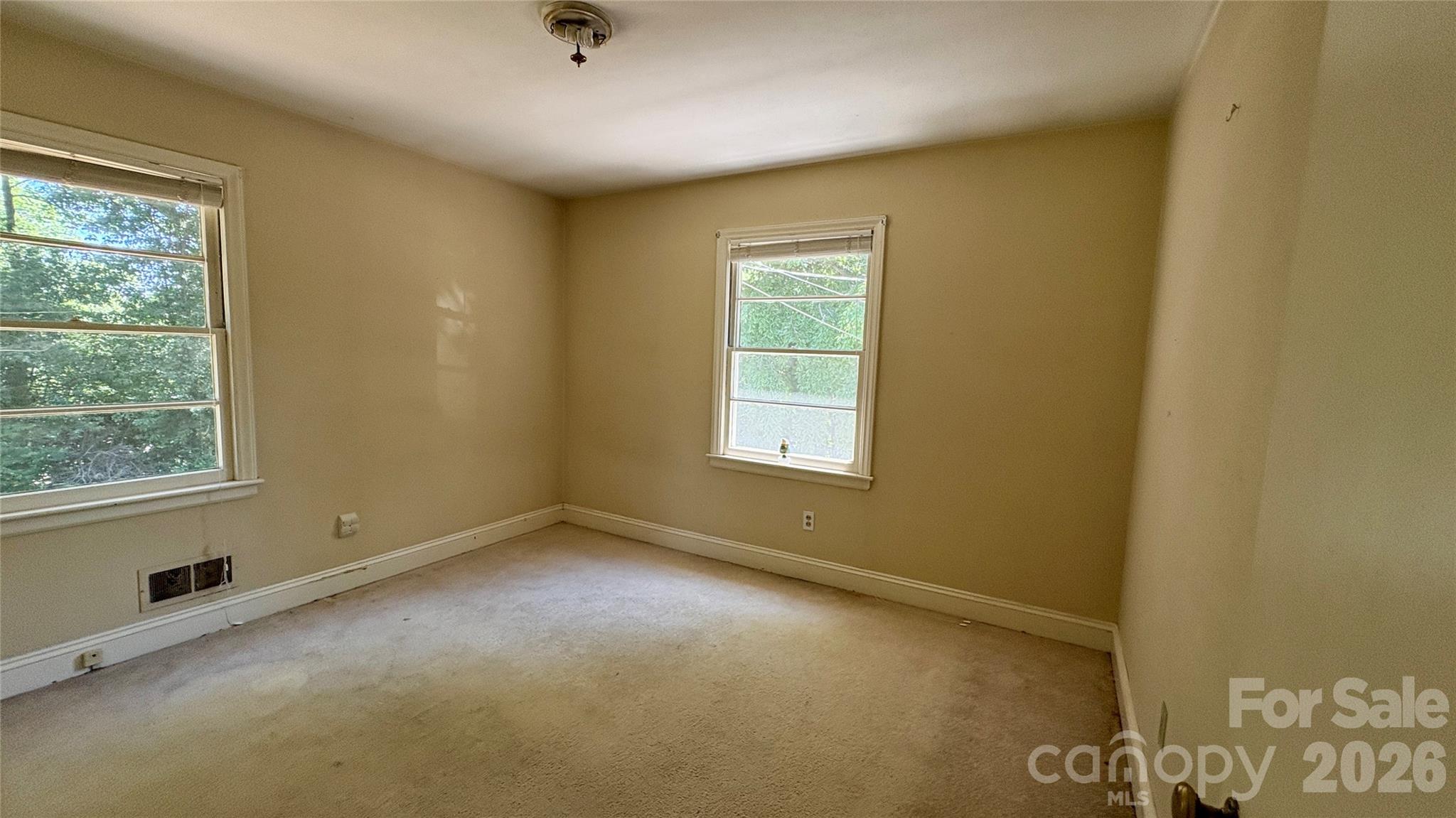 150 31st Avenue NW — Hickory
