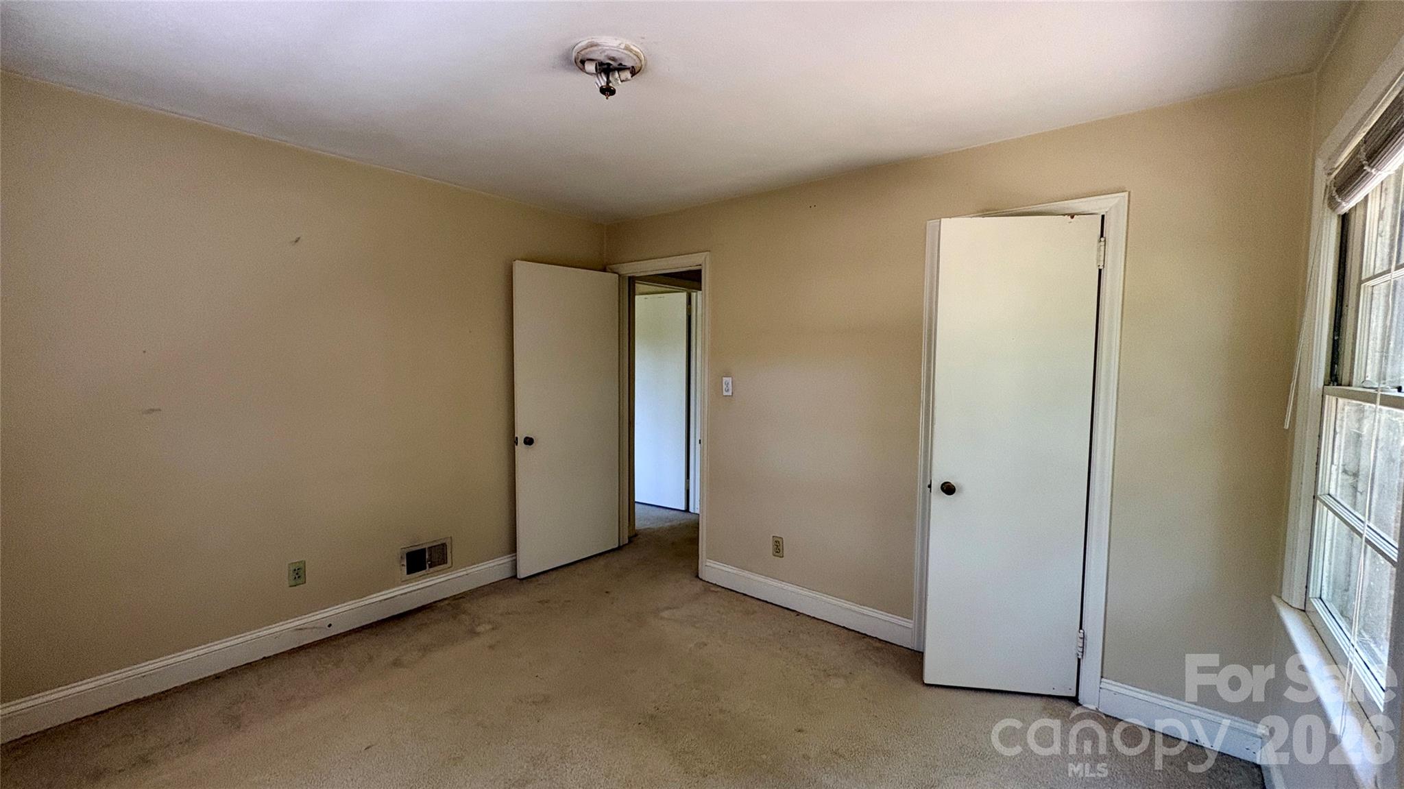 150 31st Avenue NW — Hickory
