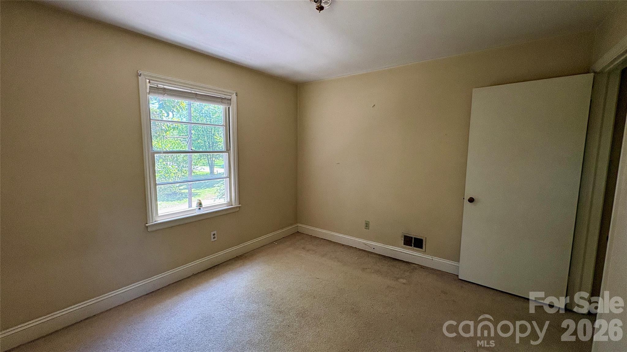 150 31st Avenue NW — Hickory