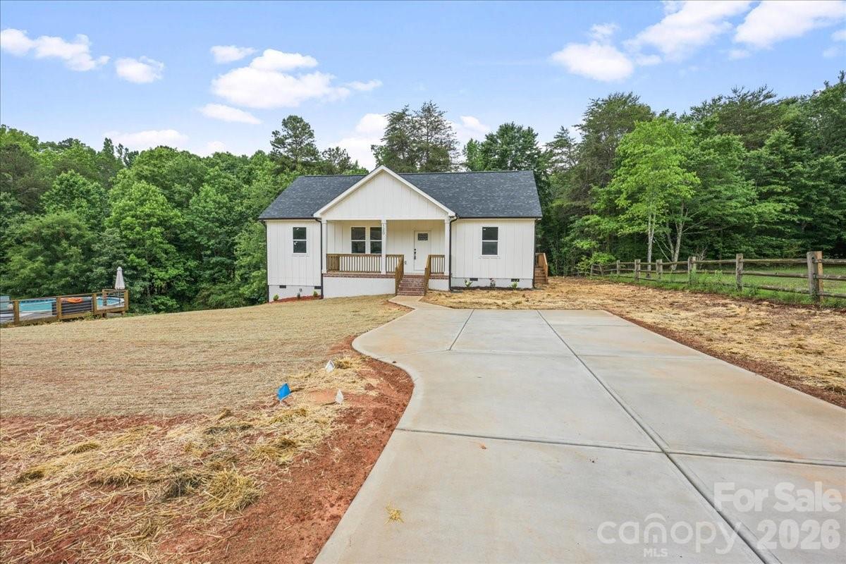 120 Whistling Pines Drive — Statesville