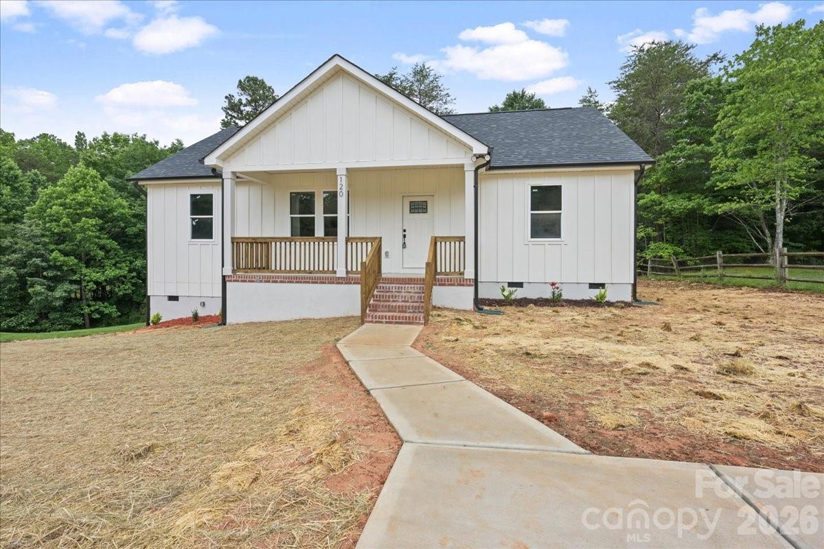120 Whistling Pines Drive — Statesville
