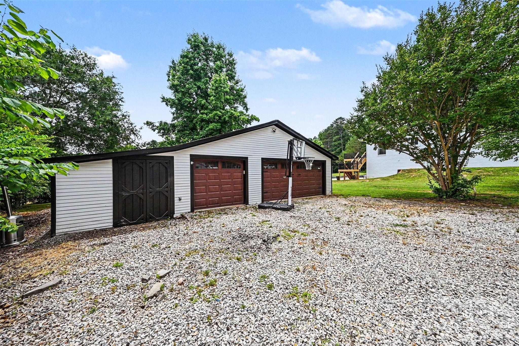 1380 Saddle Drive — York