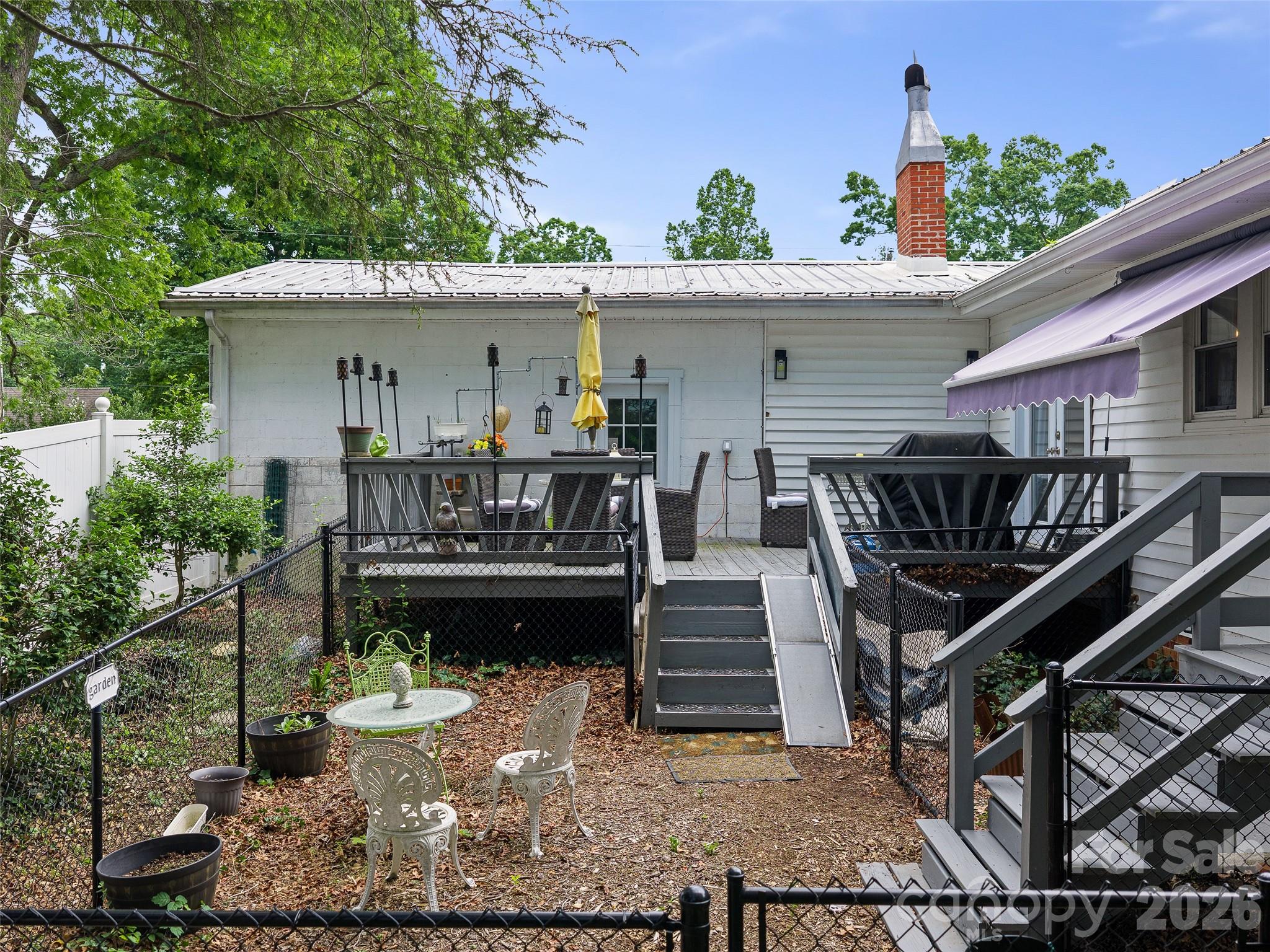 44 Hemlock Avenue — Spruce Pine