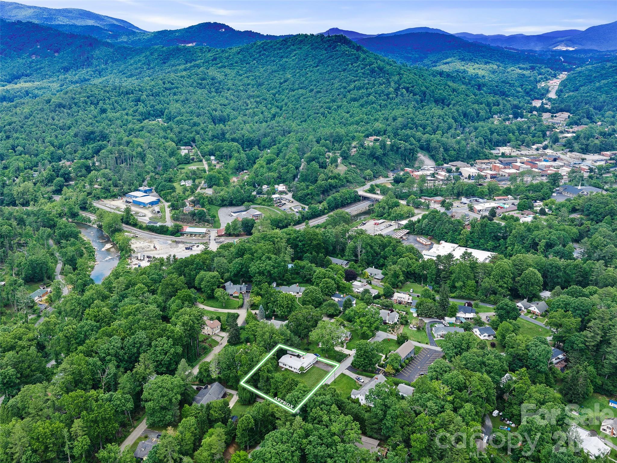 44 Hemlock Avenue — Spruce Pine