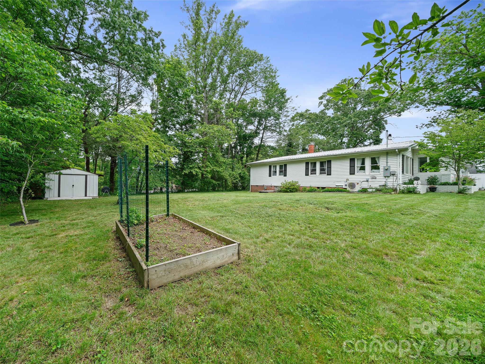 44 Hemlock Avenue — Spruce Pine