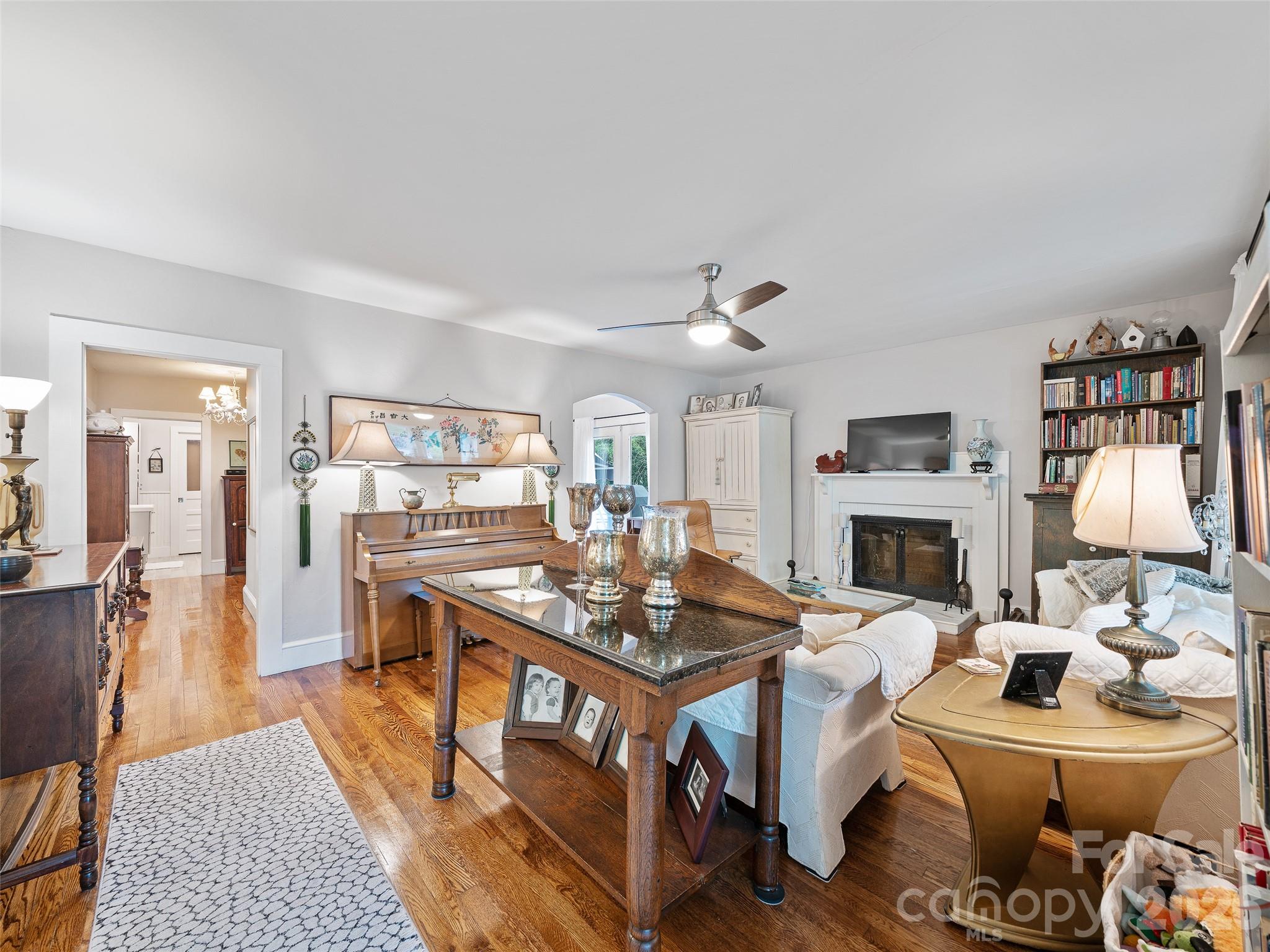44 Hemlock Avenue — Spruce Pine