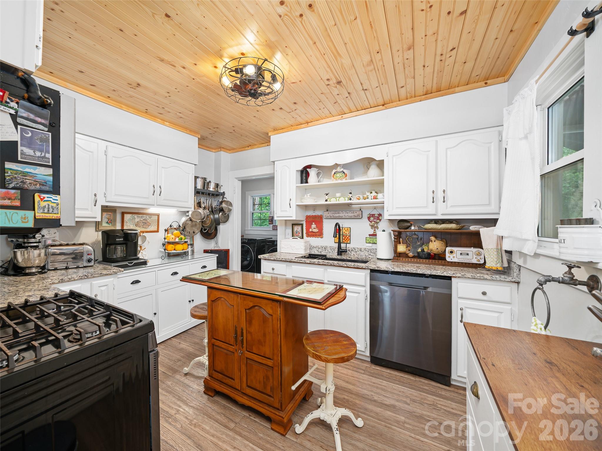44 Hemlock Avenue — Spruce Pine