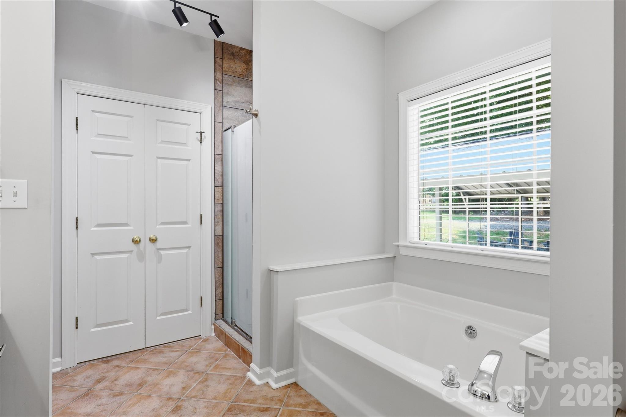 2230 Wedgewood Drive — Matthews