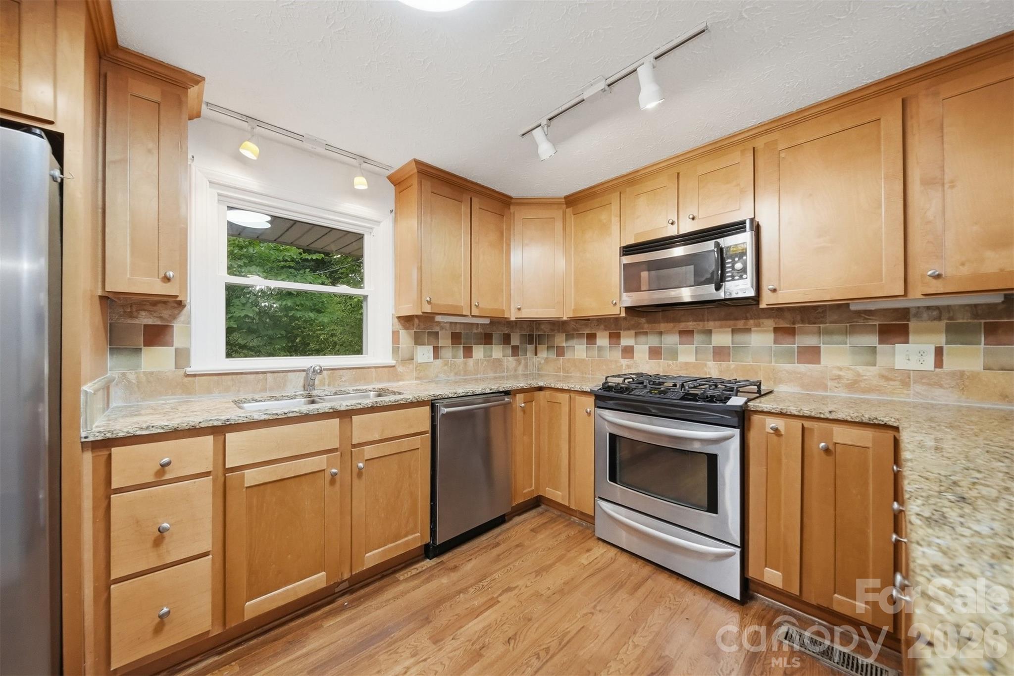 1085 19th Avenue Place NW — Hickory