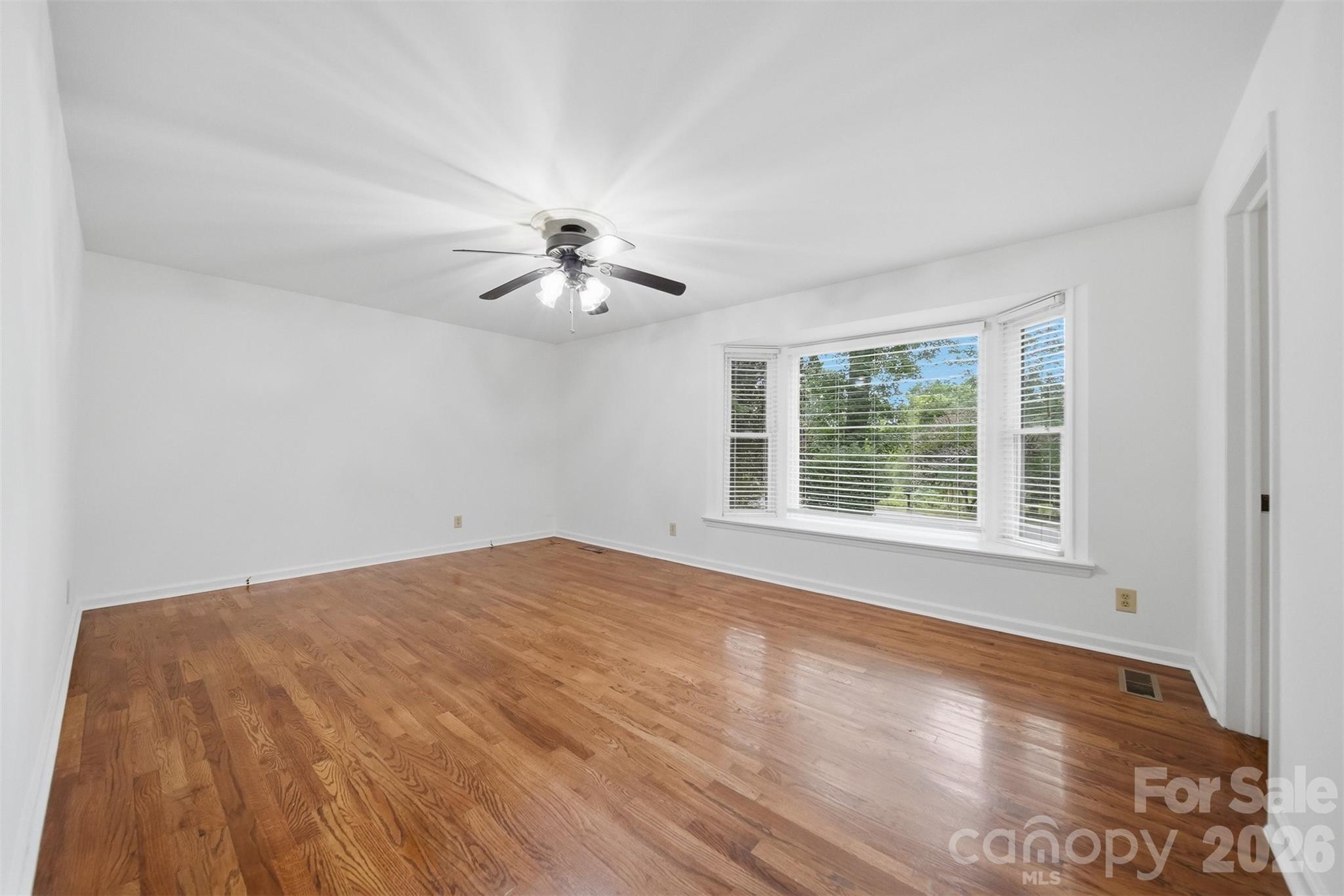 1085 19th Avenue Place NW — Hickory