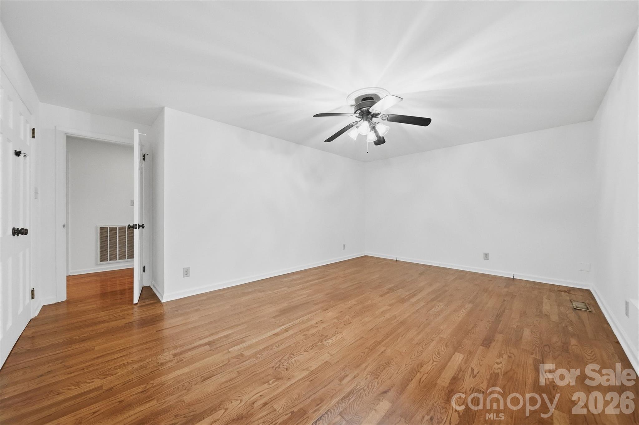 1085 19th Avenue Place NW — Hickory