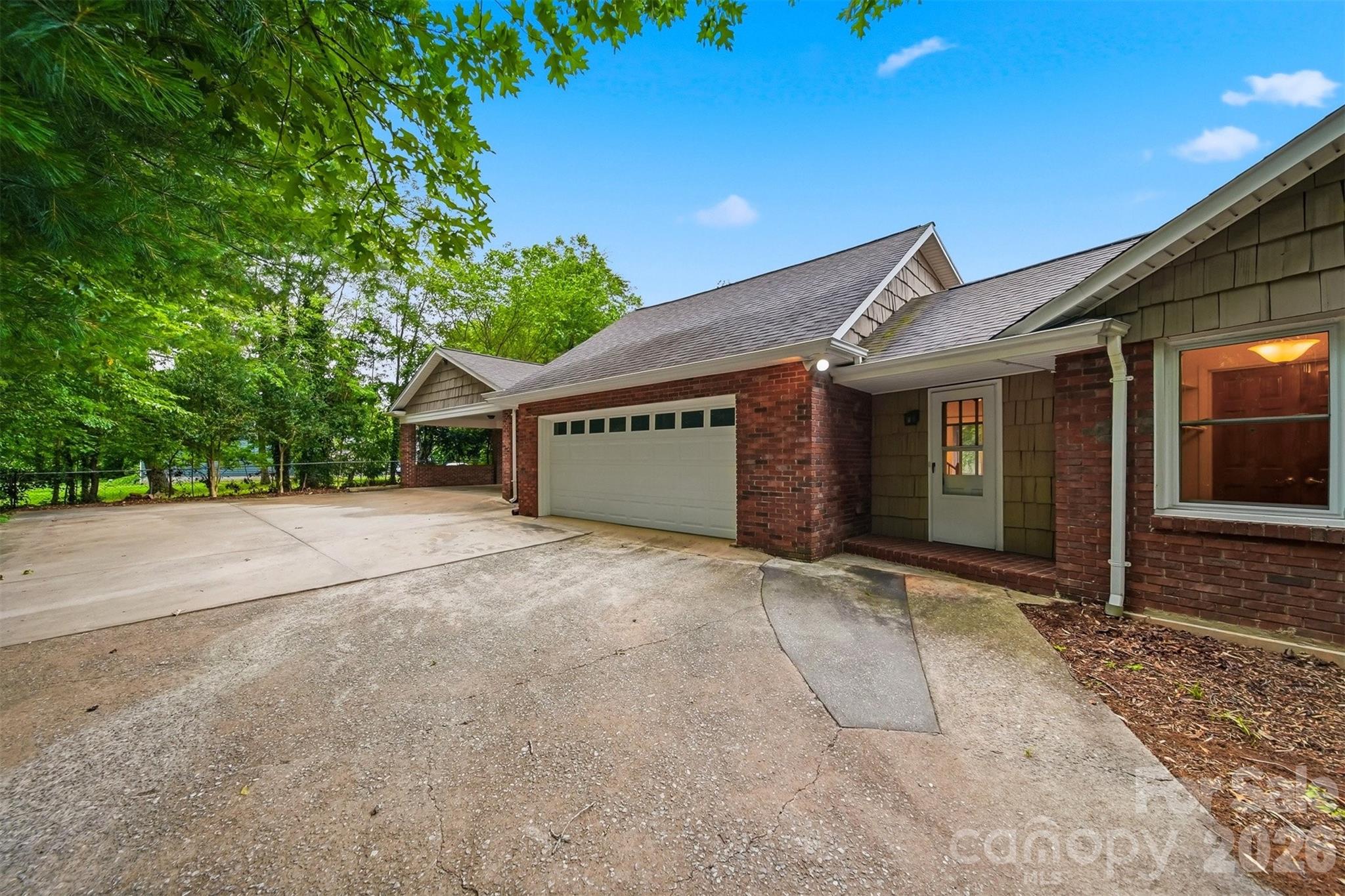 1085 19th Avenue Place NW — Hickory