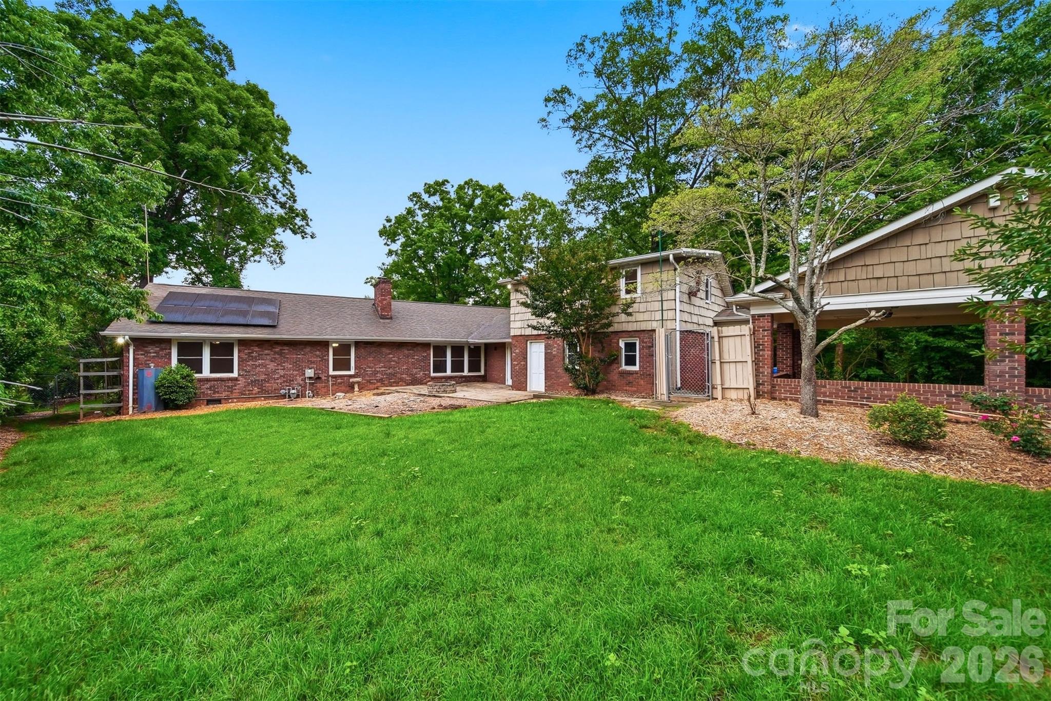 1085 19th Avenue Place NW — Hickory