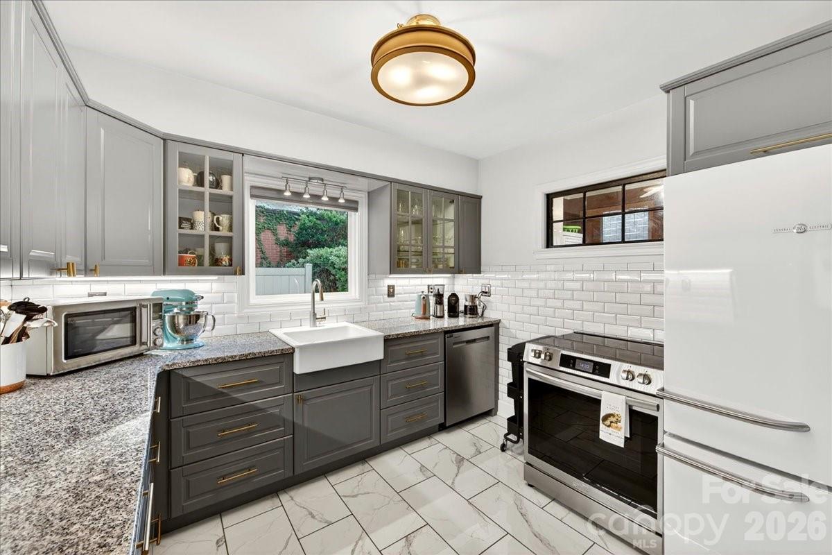 2225 Ashley Road — Charlotte