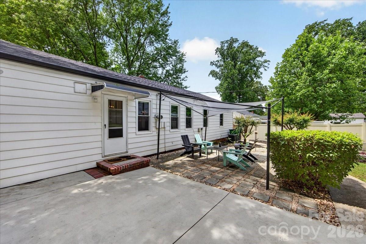2225 Ashley Road — Charlotte