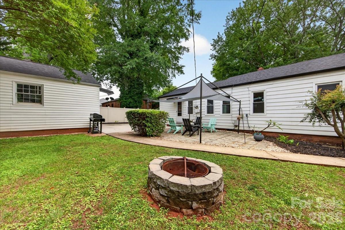 2225 Ashley Road — Charlotte