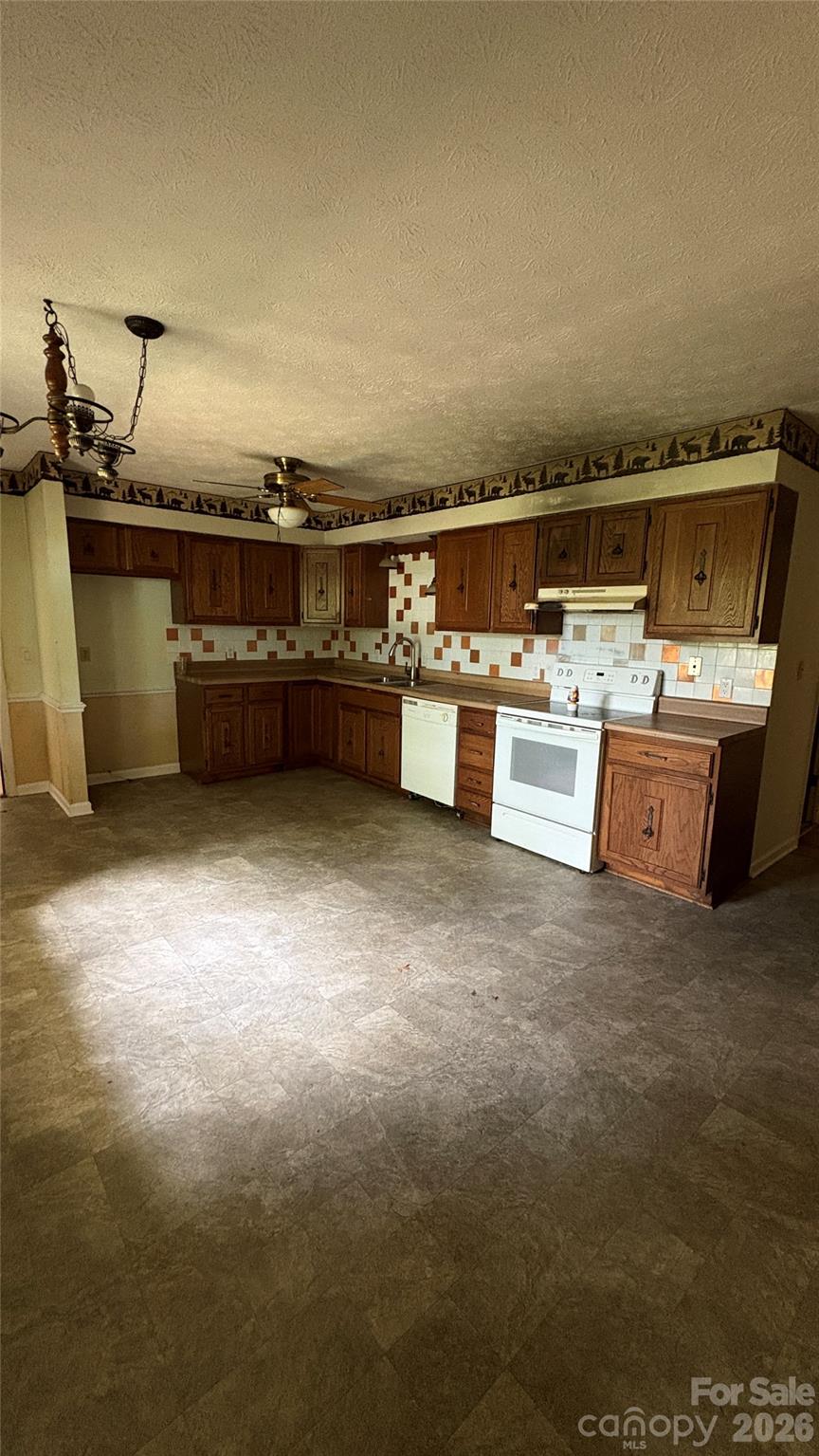 132 Haynes Street — Hendersonville