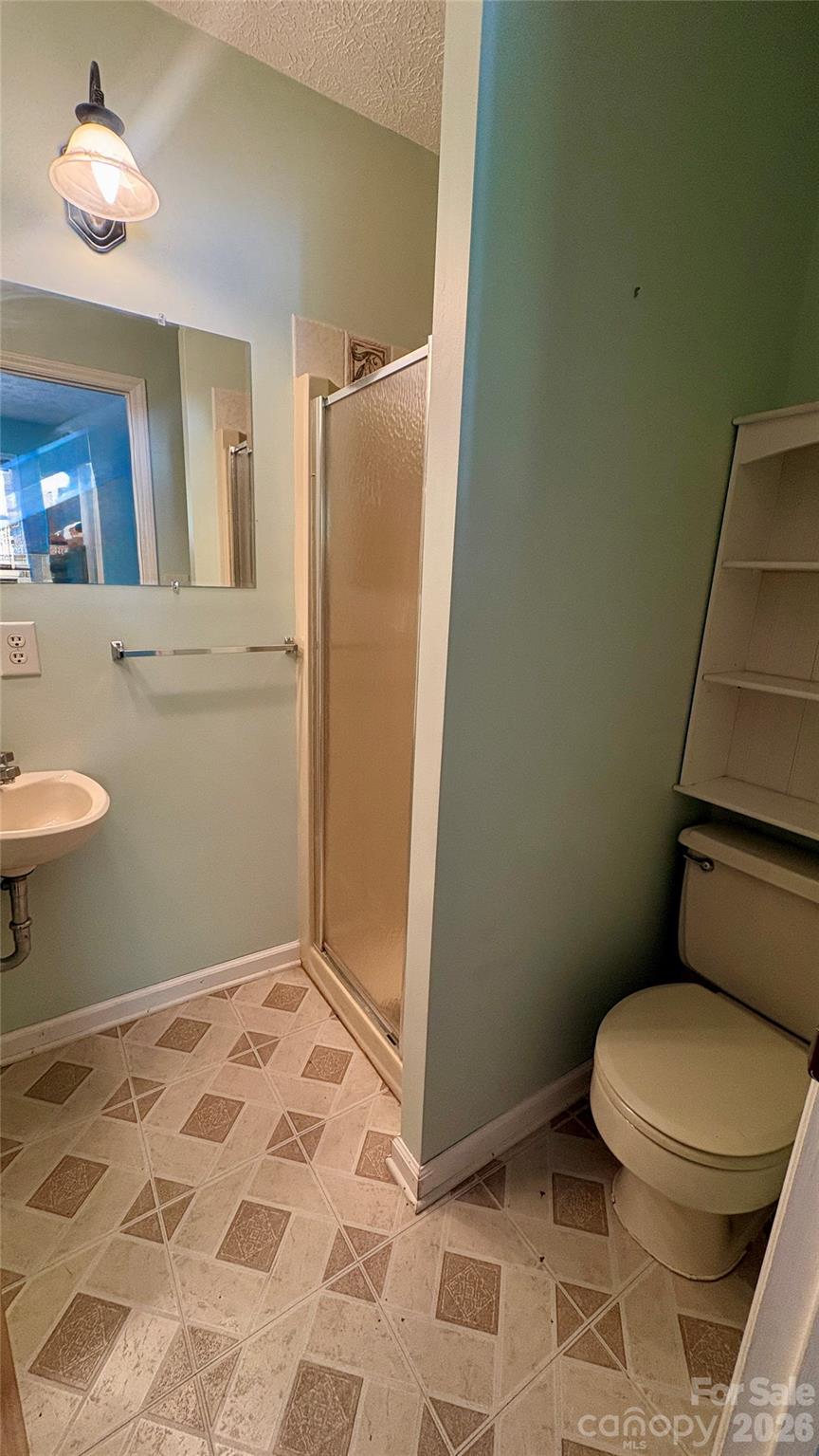 132 Haynes Street — Hendersonville