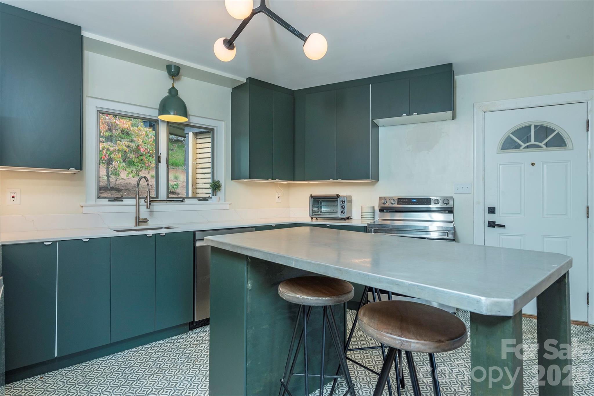 351 Windsor Road — Asheville