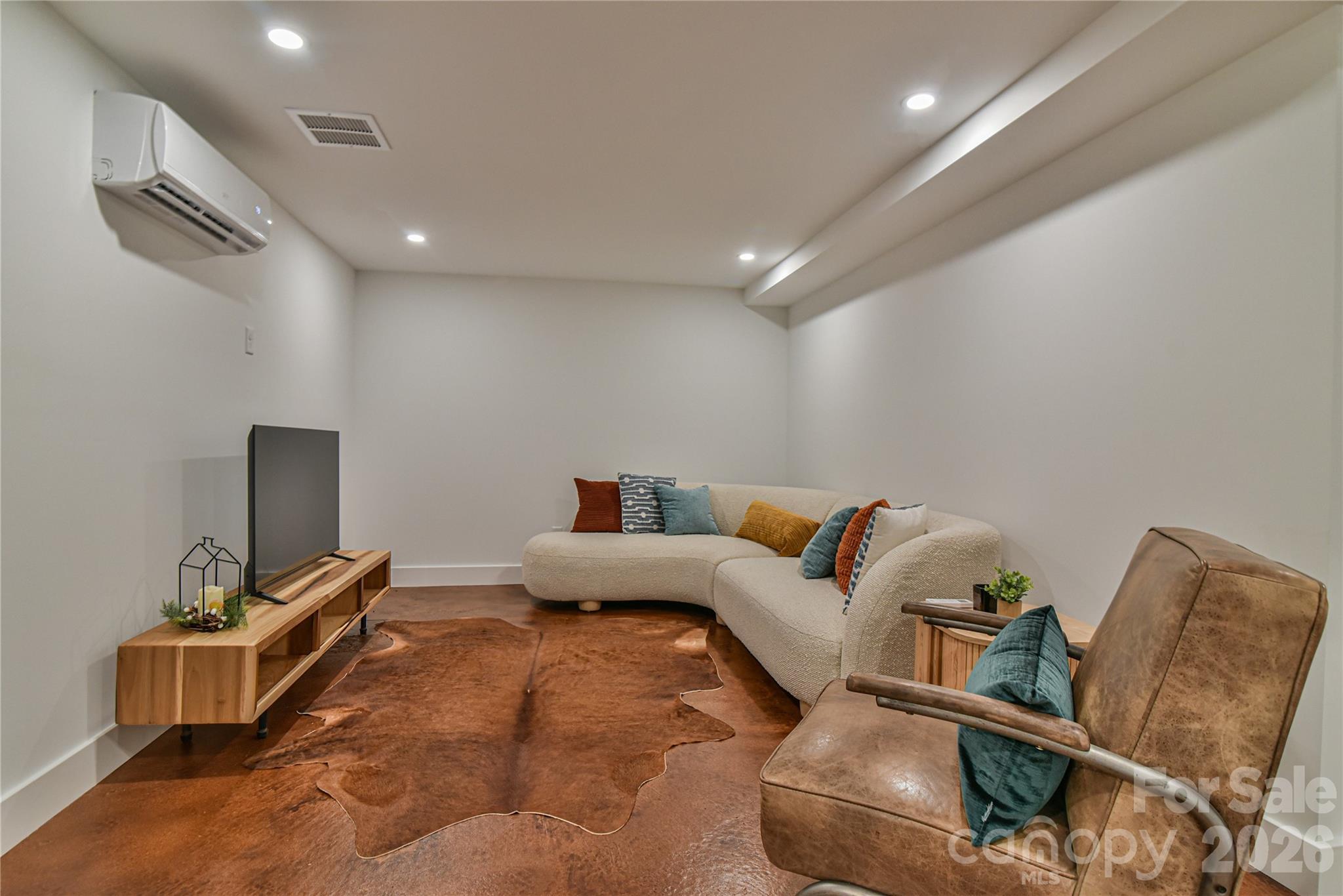 351 Windsor Road — Asheville