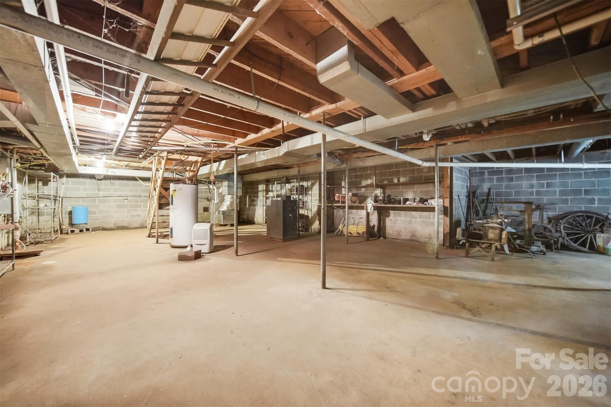 9121 NC 181 Highway — Newland