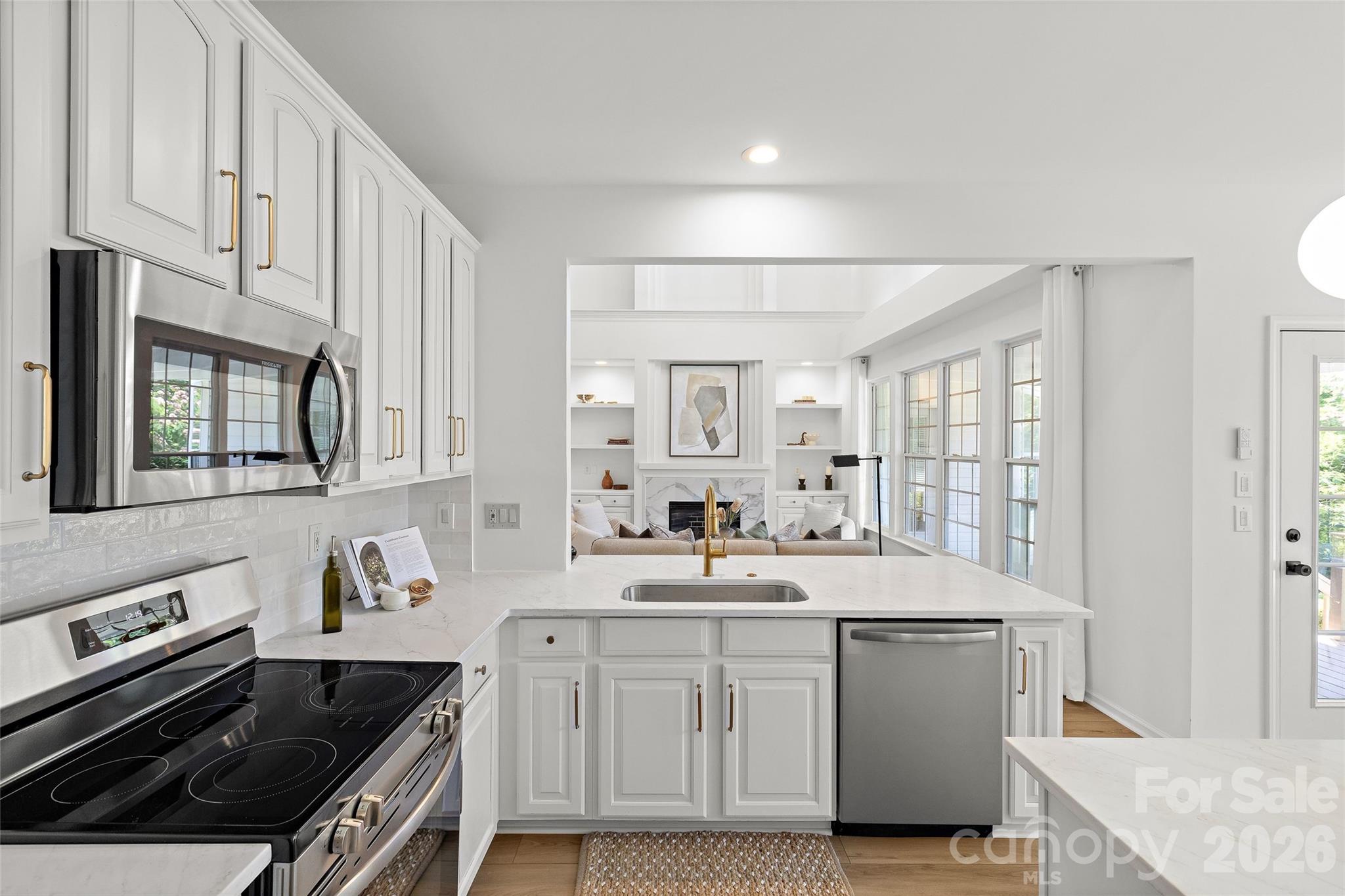 14724 Bridle Trace Lane — Pineville