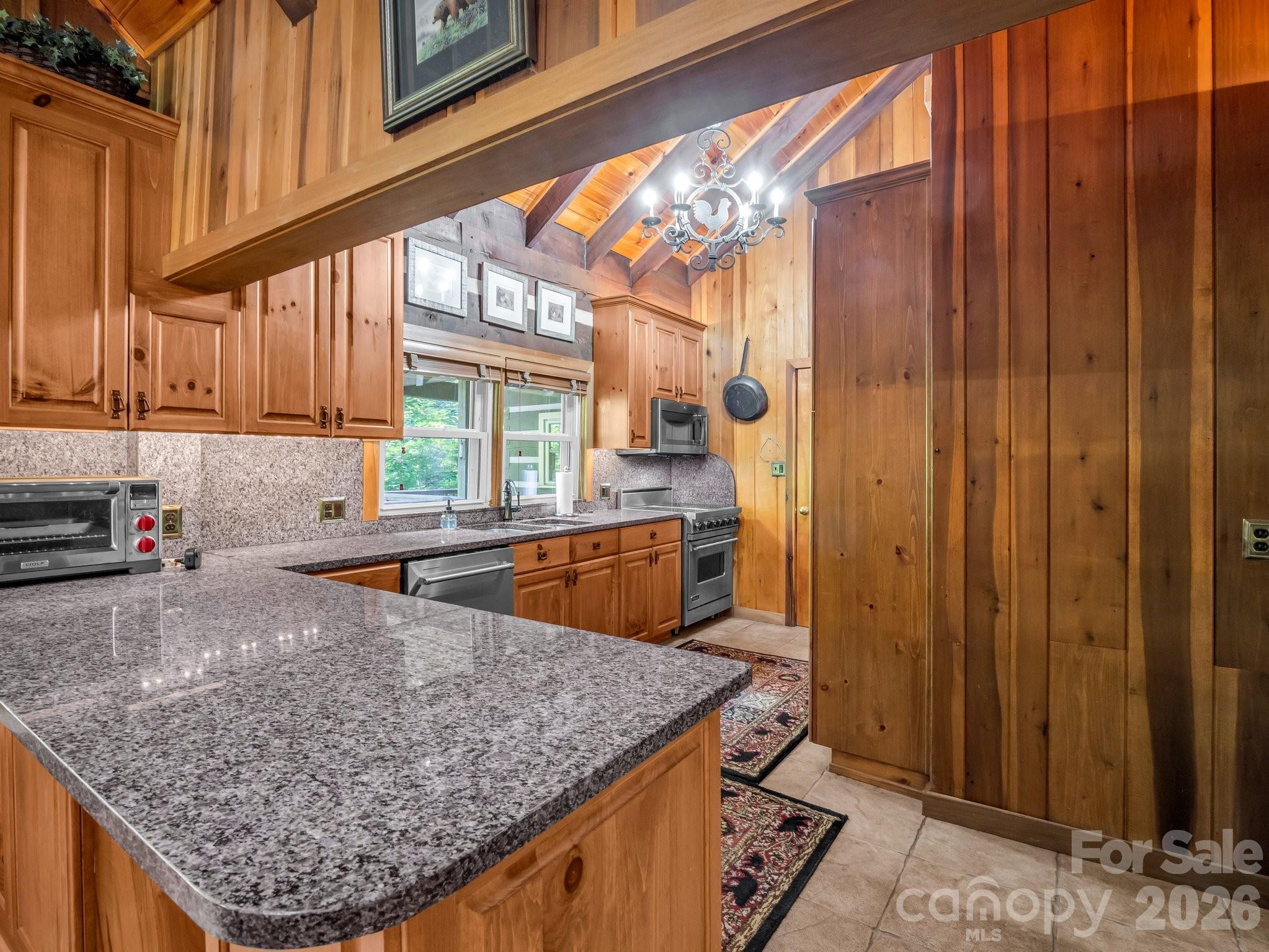 980 Mountain Forest Drive — Union Mills