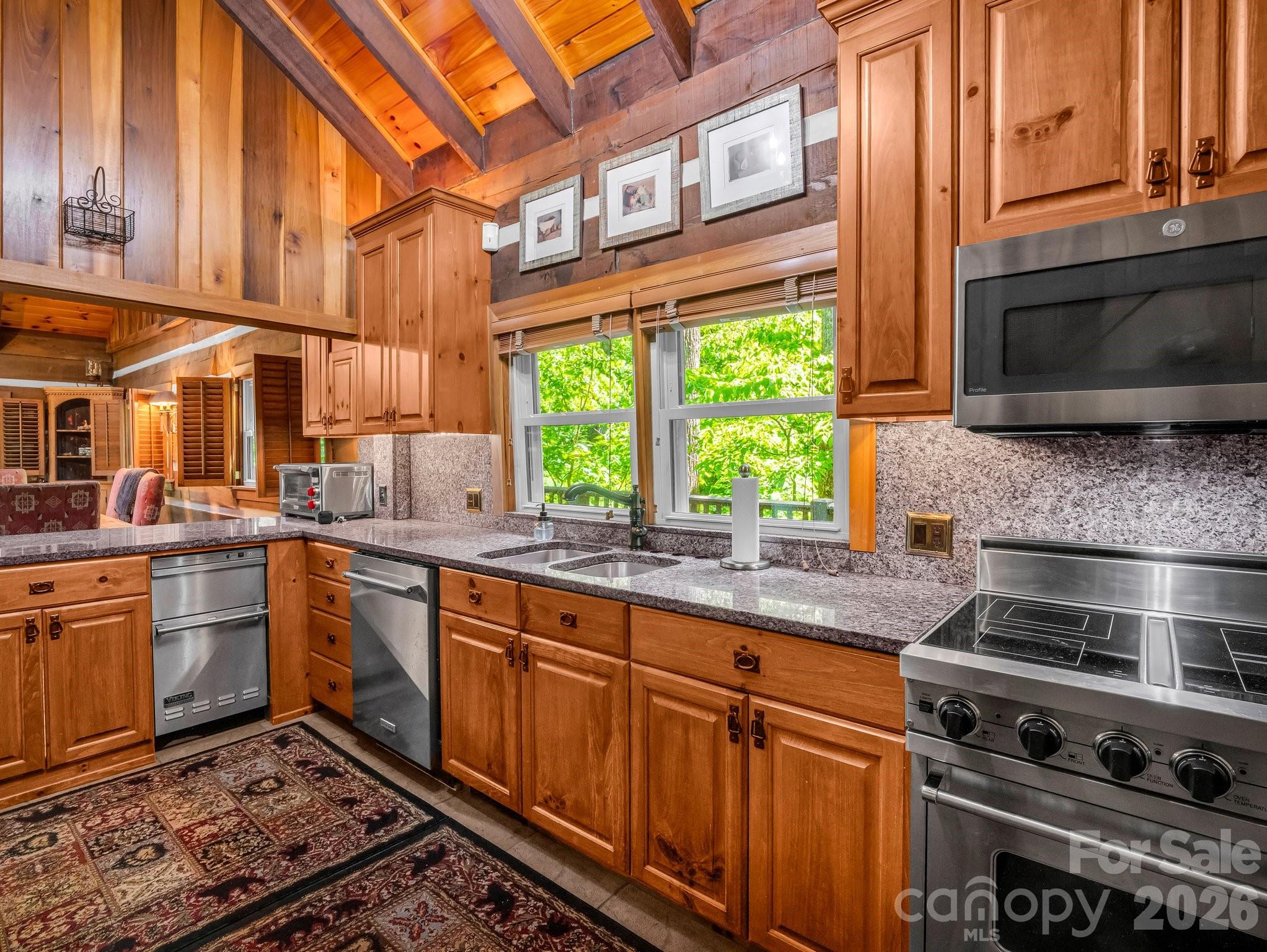 980 Mountain Forest Drive — Union Mills