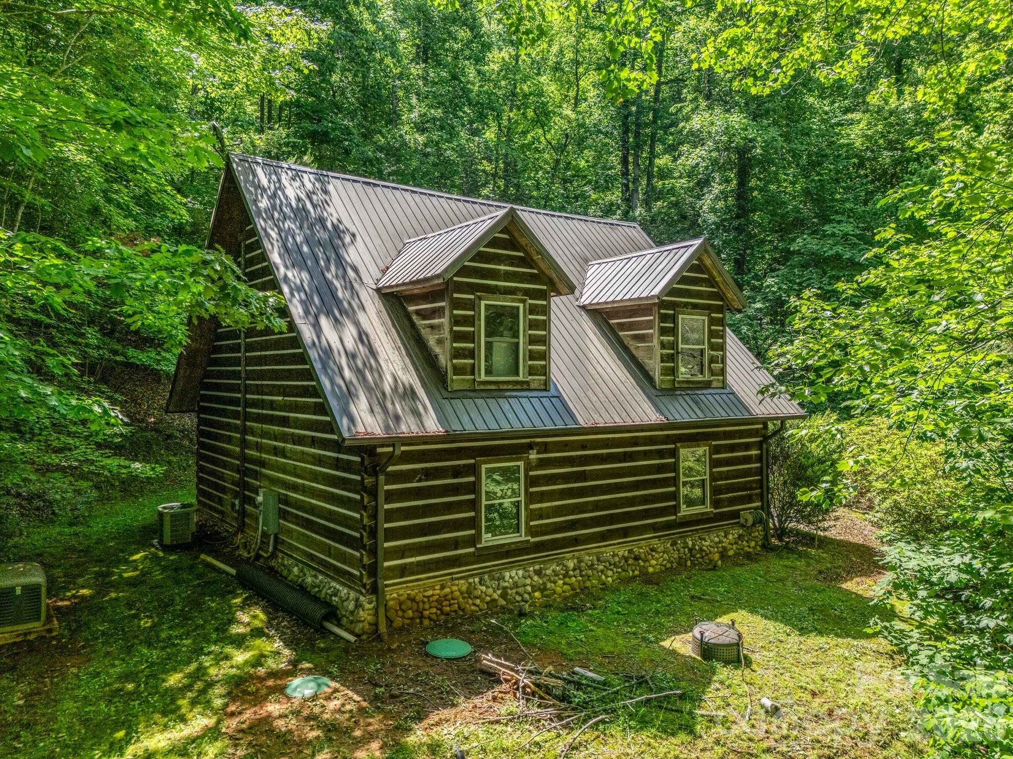 980 Mountain Forest Drive — Union Mills