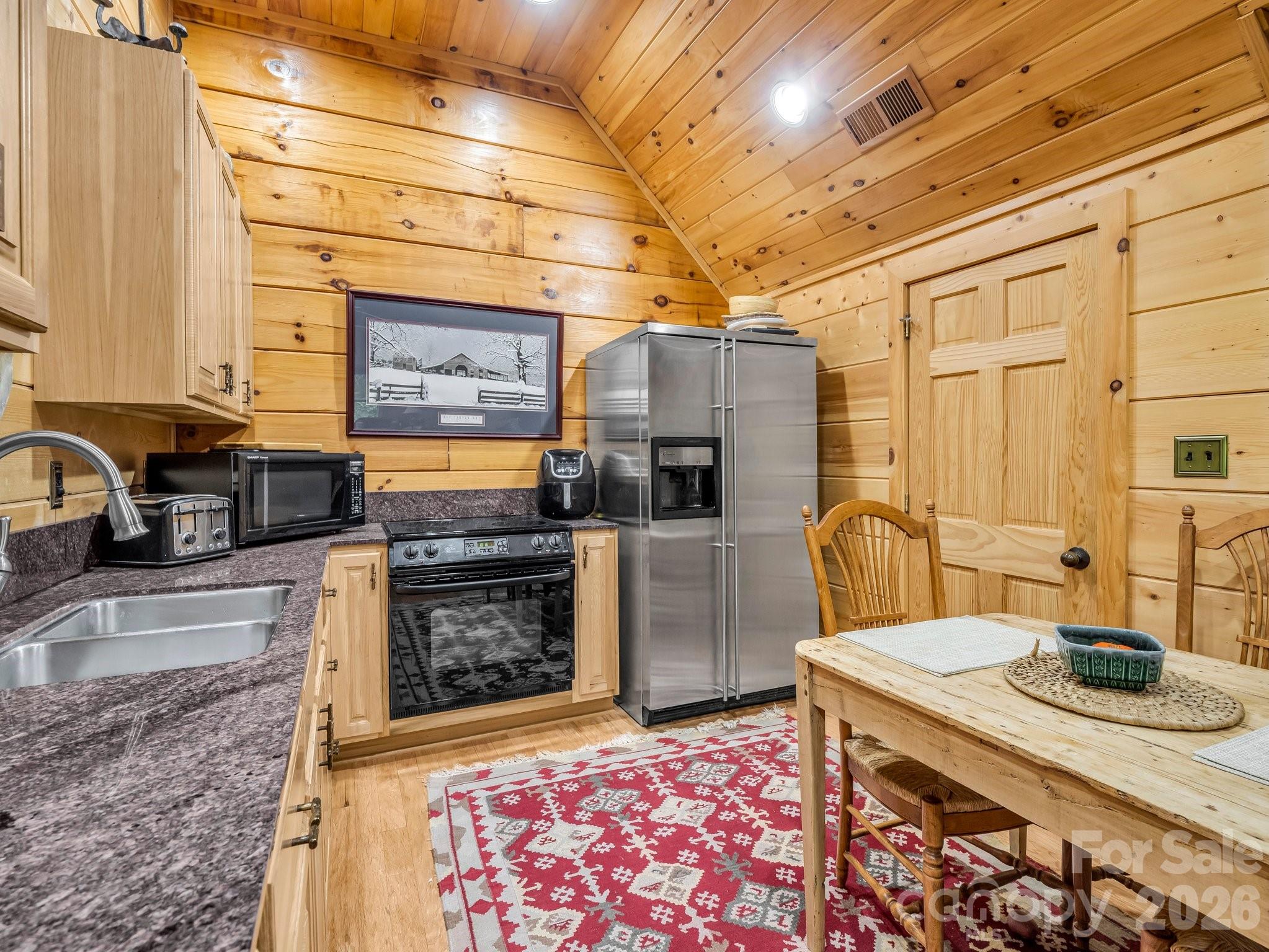 980 Mountain Forest Drive — Union Mills