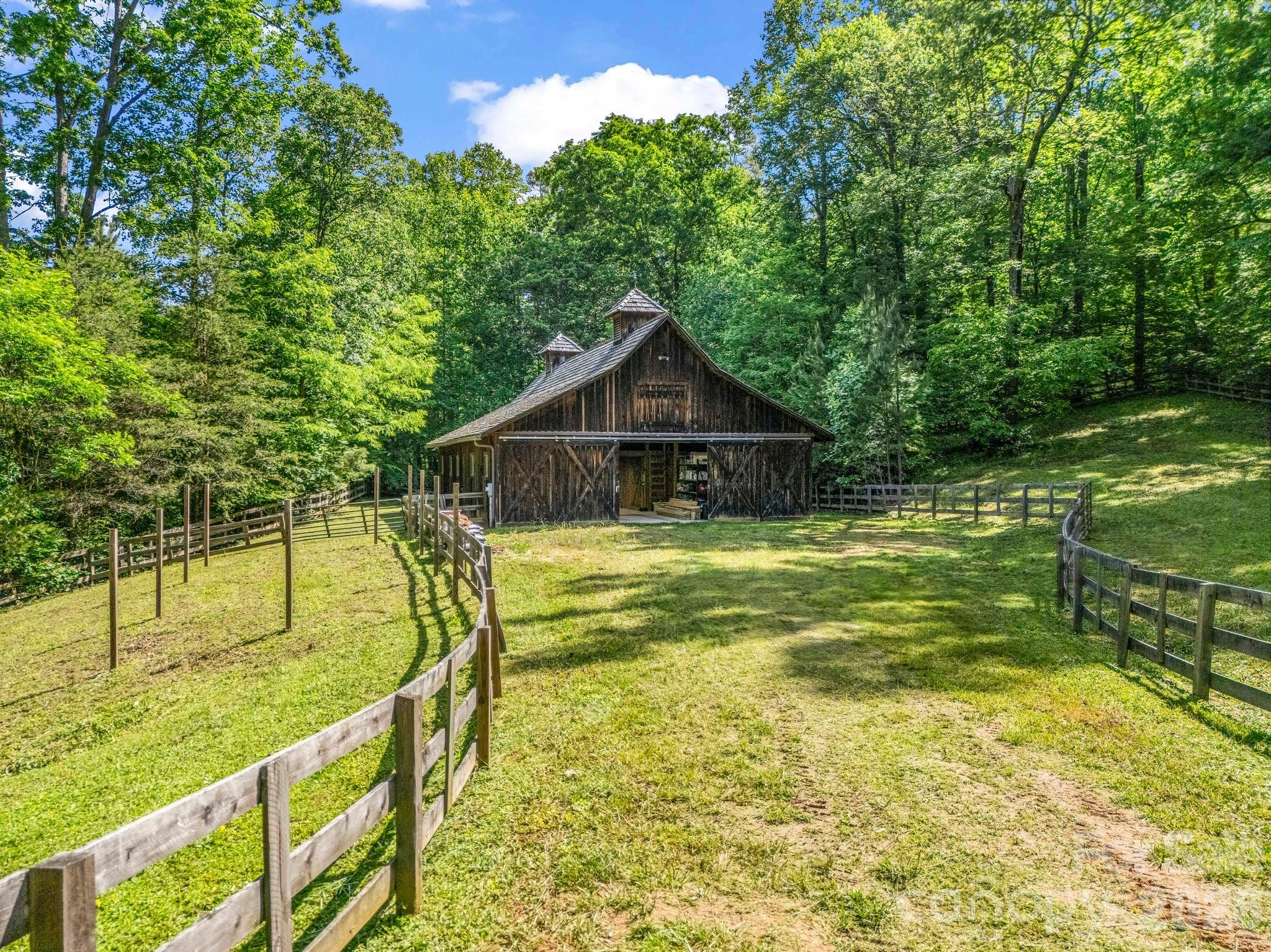 980 Mountain Forest Drive — Union Mills